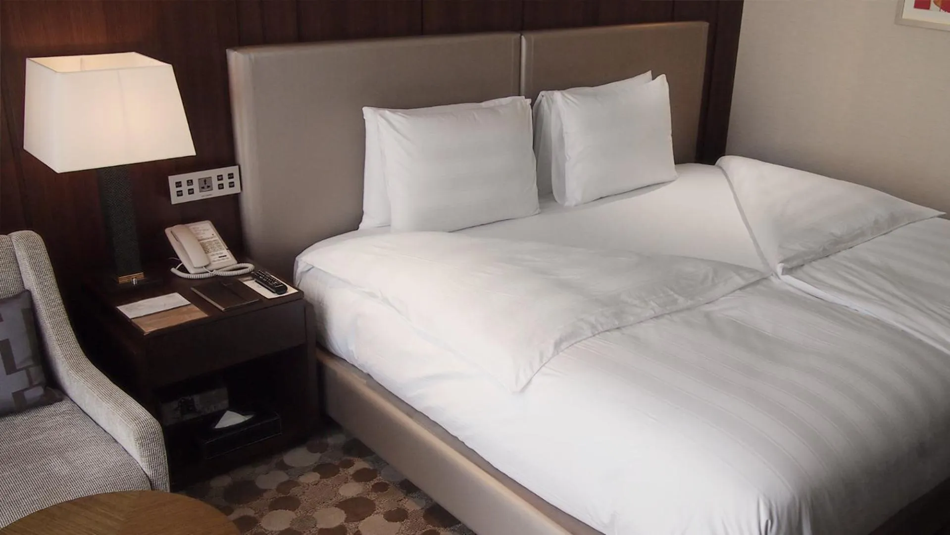 Bed in LOTTE CITY HOTEL Daejeon