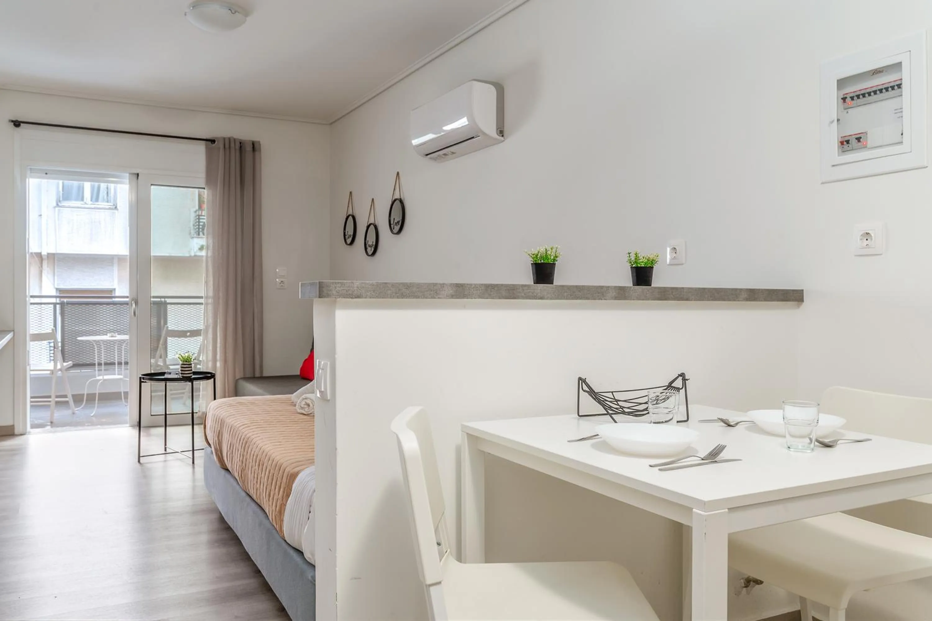 Photo of the whole room in Elvita Apartments 4