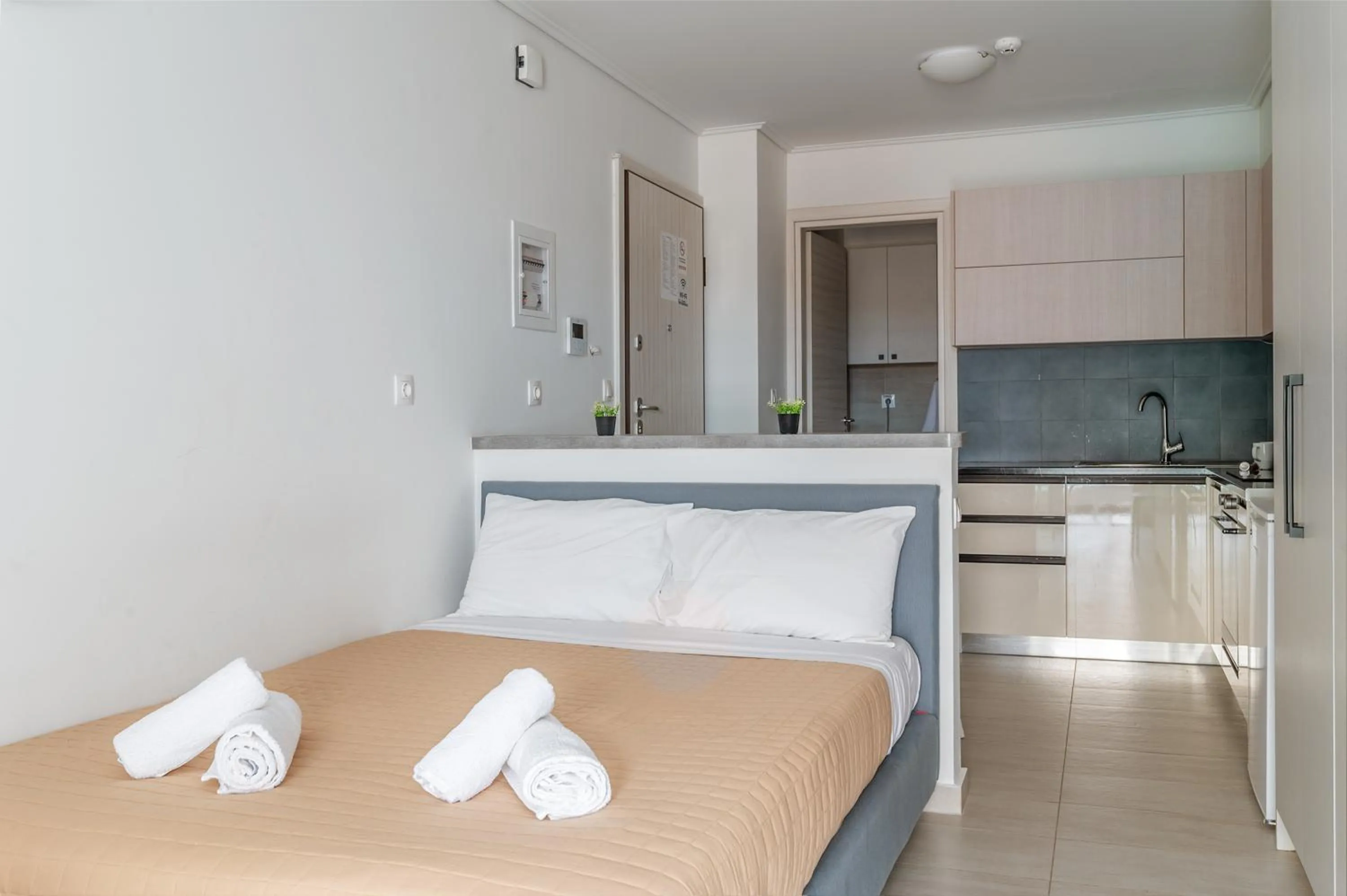 Photo of the whole room, Bed in Elvita Apartments 4