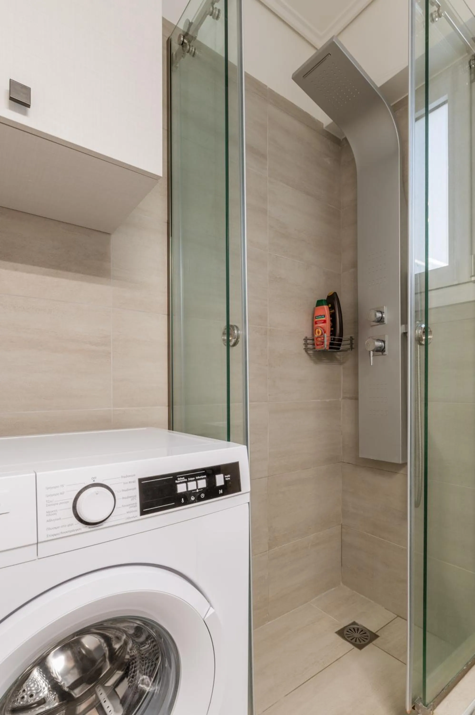 Bathroom in Elvita Apartments 4