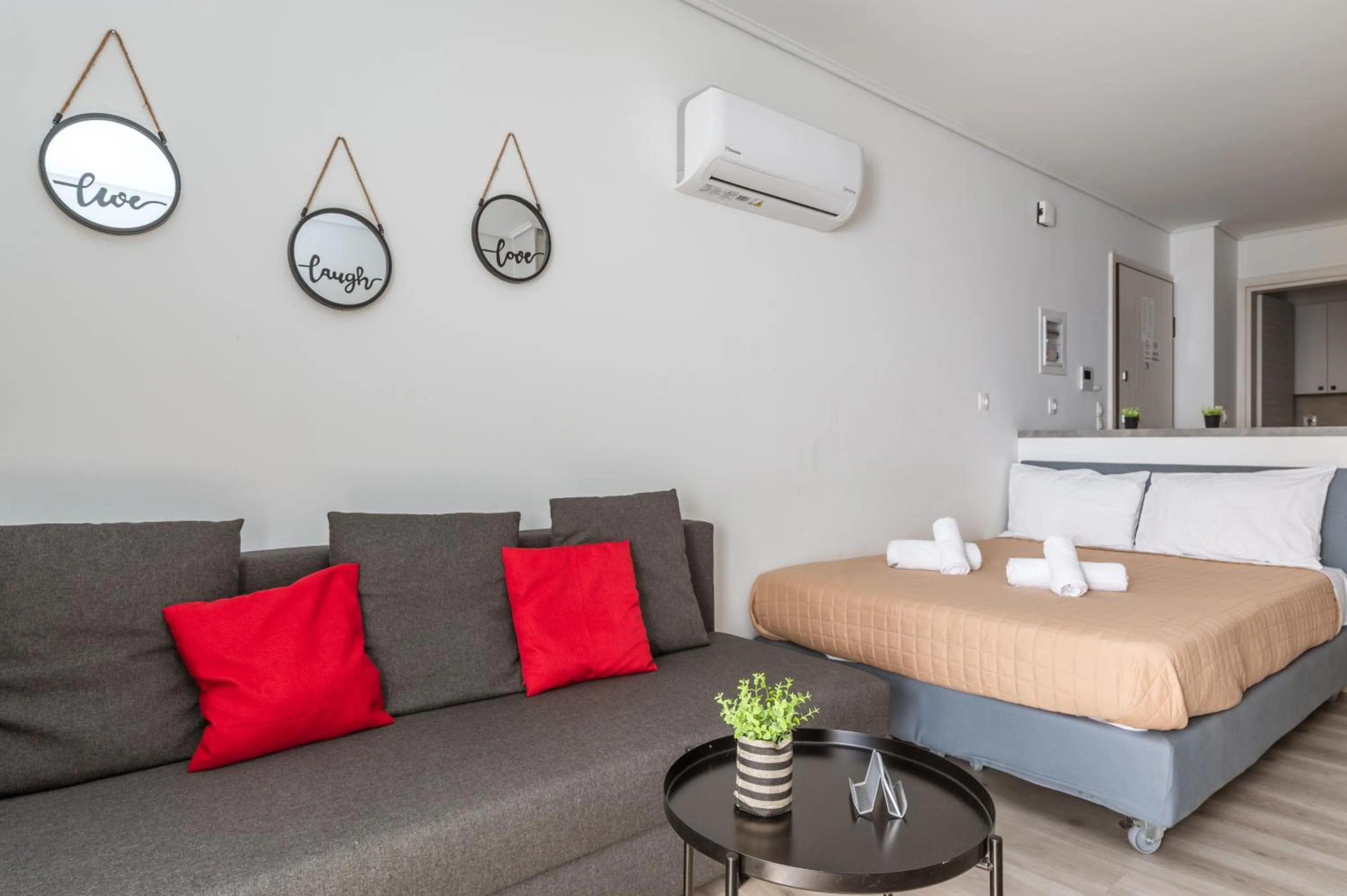 Photo of the whole room, Bed in Elvita Apartments 4