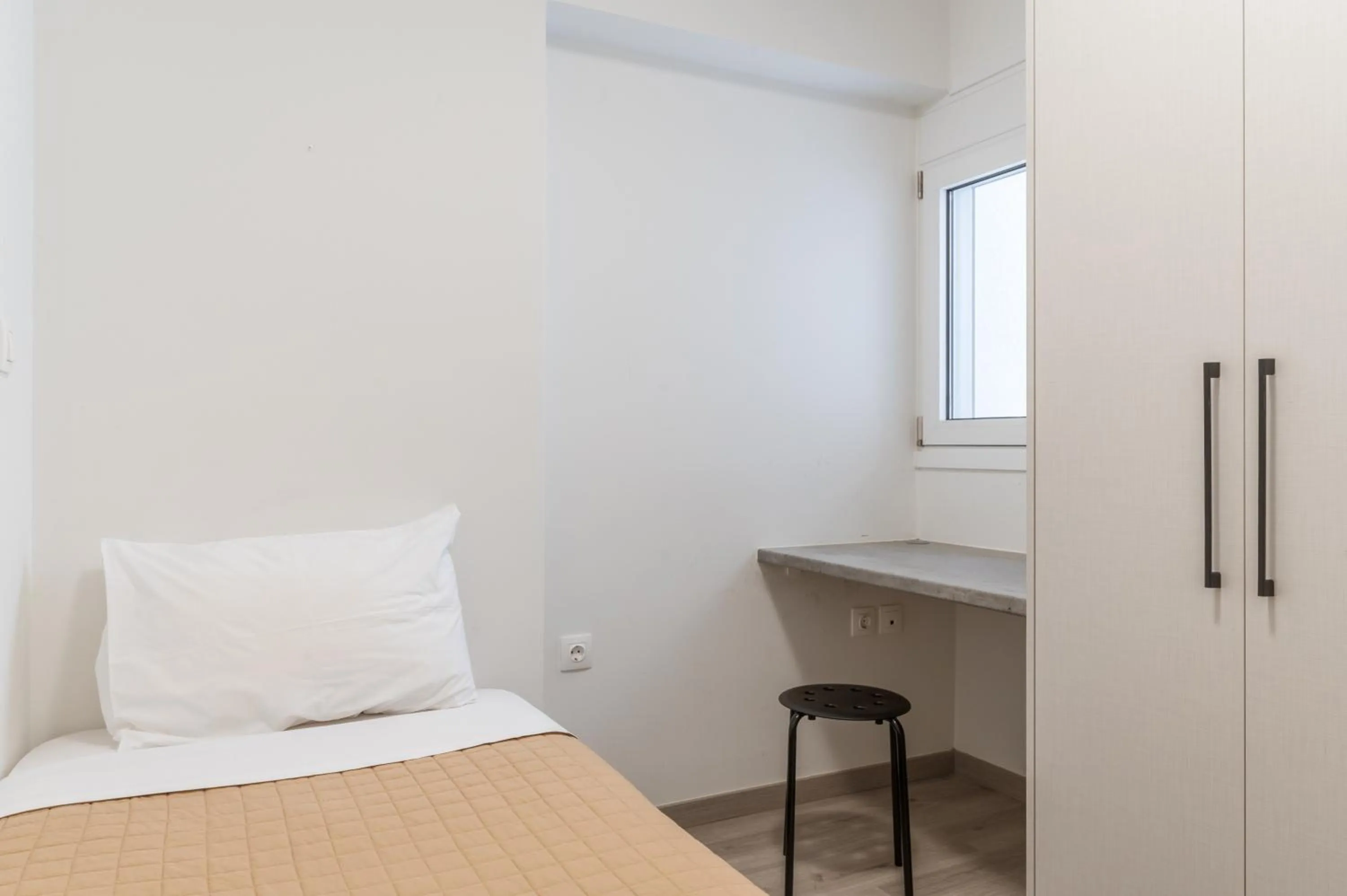 Bedroom, Bed in Elvita Apartments 4