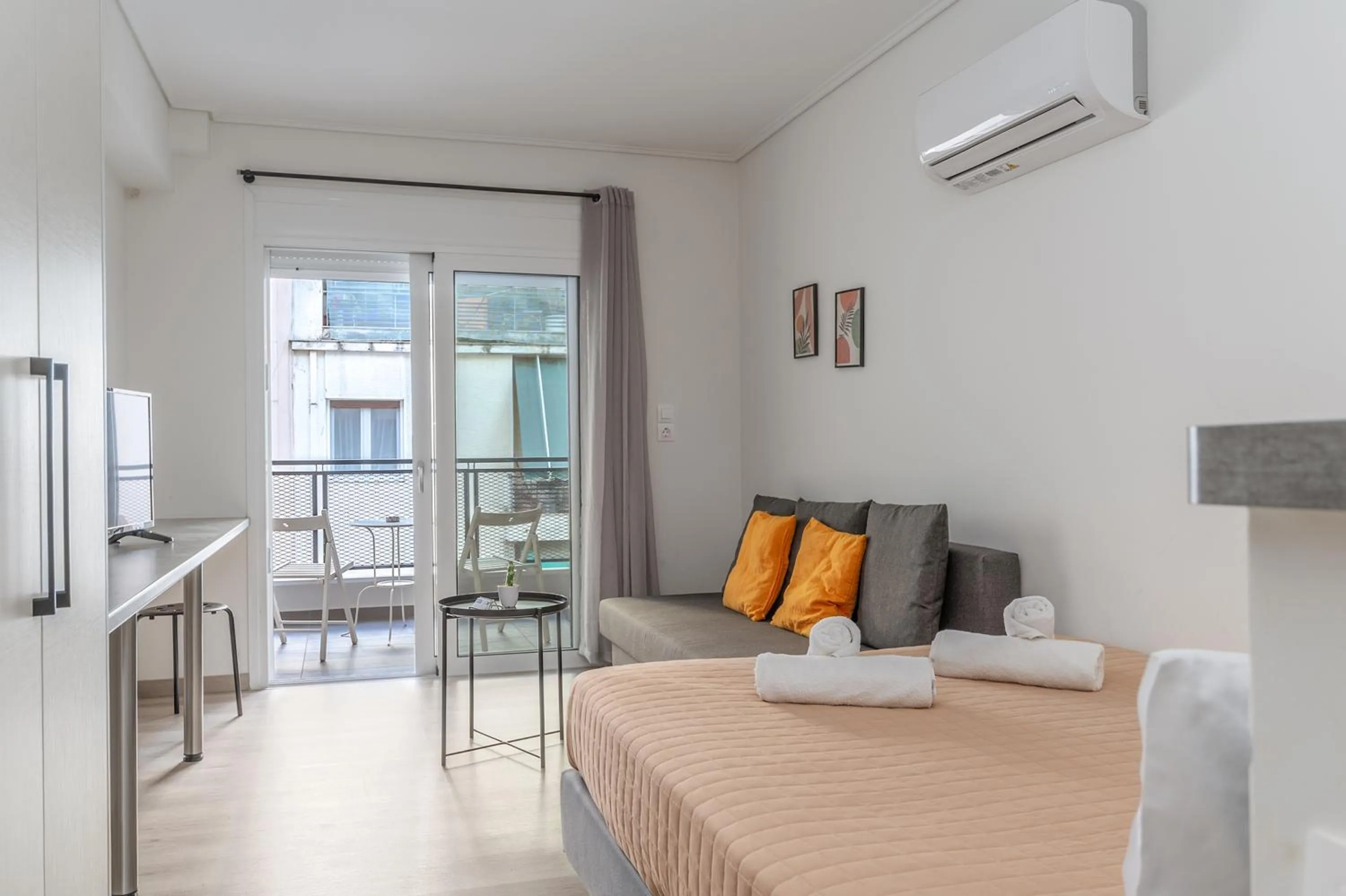 Photo of the whole room, Bed in Elvita Apartments 4