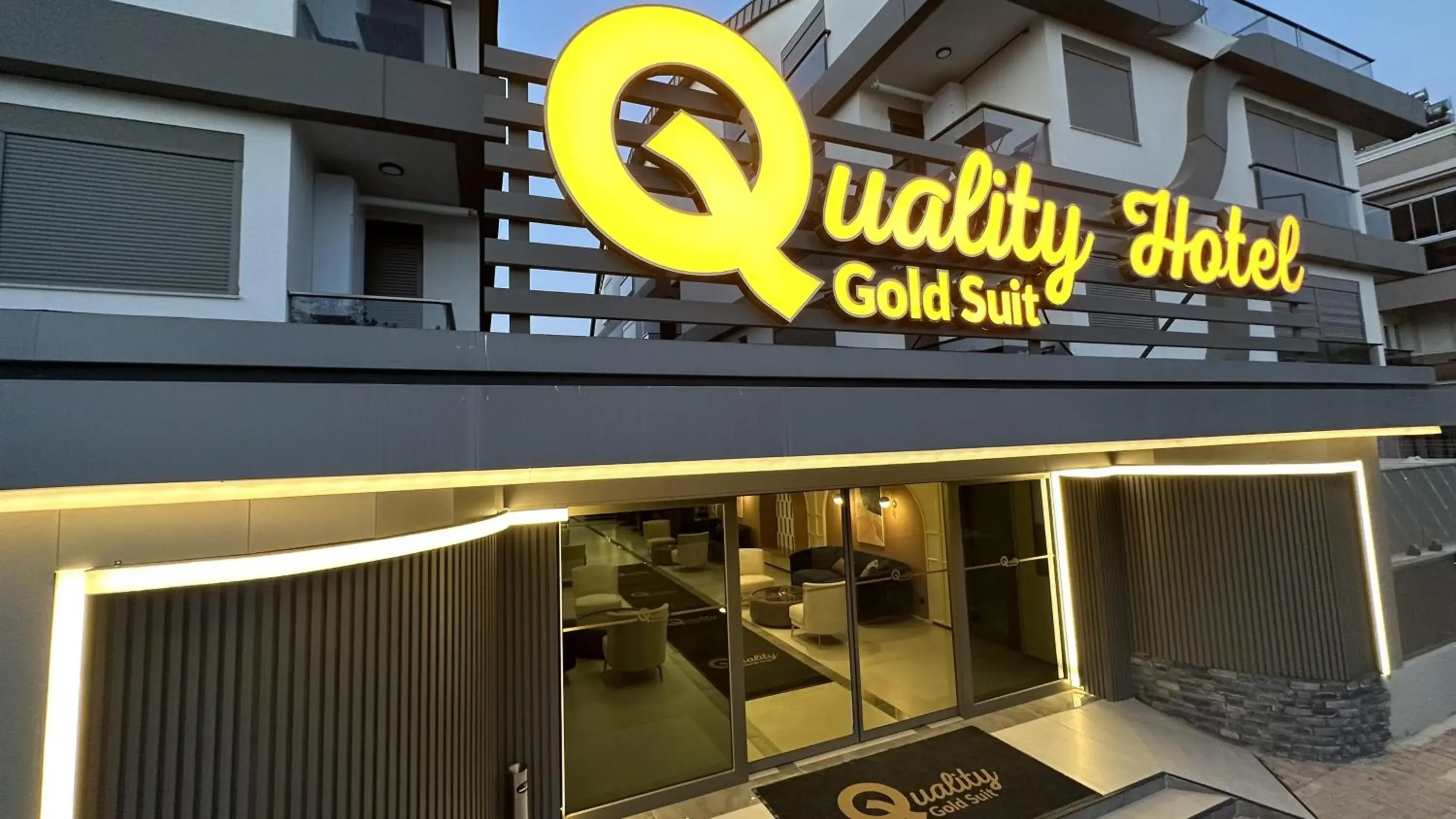 Property building in Quality Gold Suite Hotel Property building in Quality Gold Suite Hotel