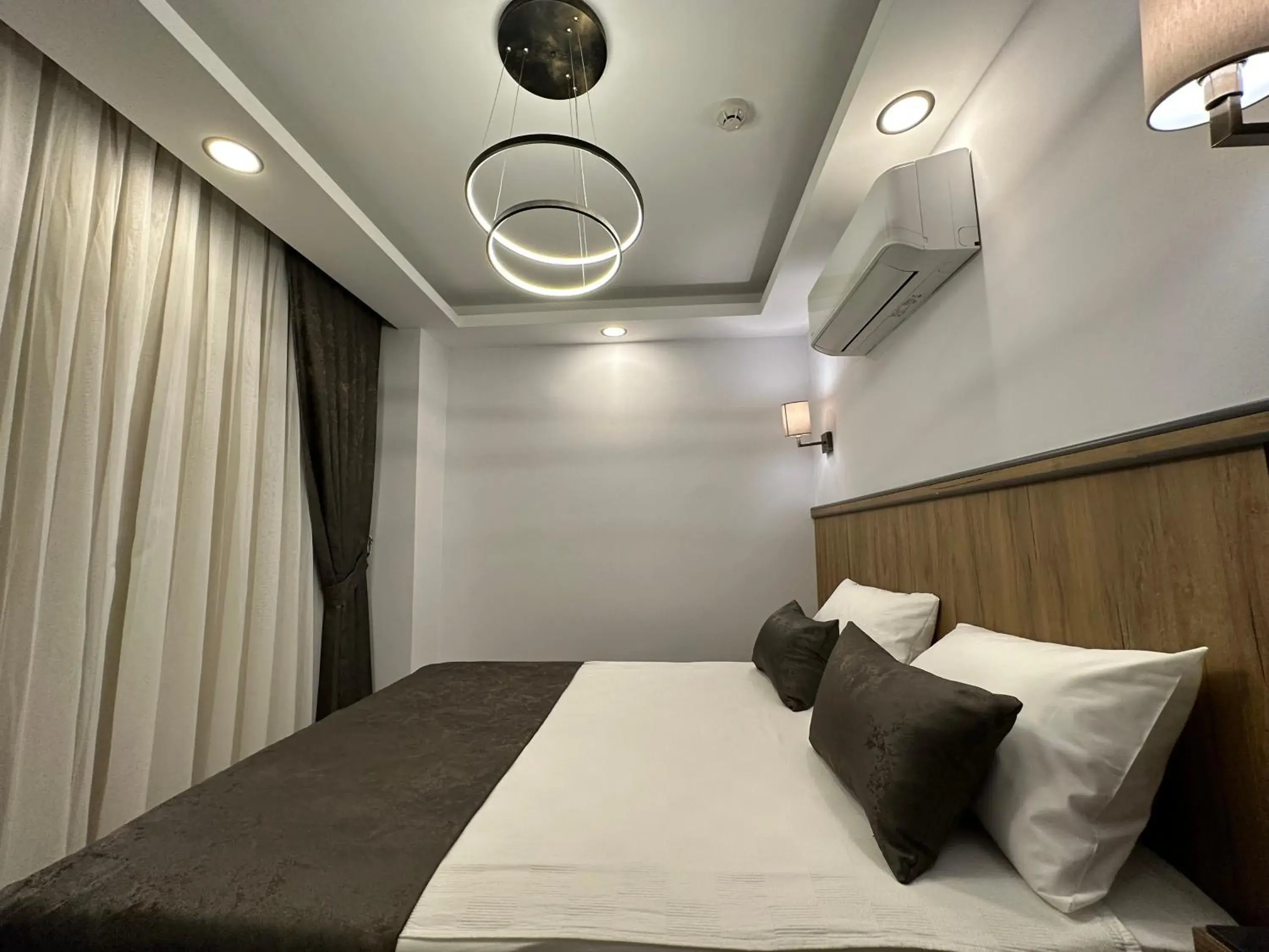 Bedroom, Bed in Quality Gold Suite Hotel Bedroom, Bed in Quality Gold Suite Hotel