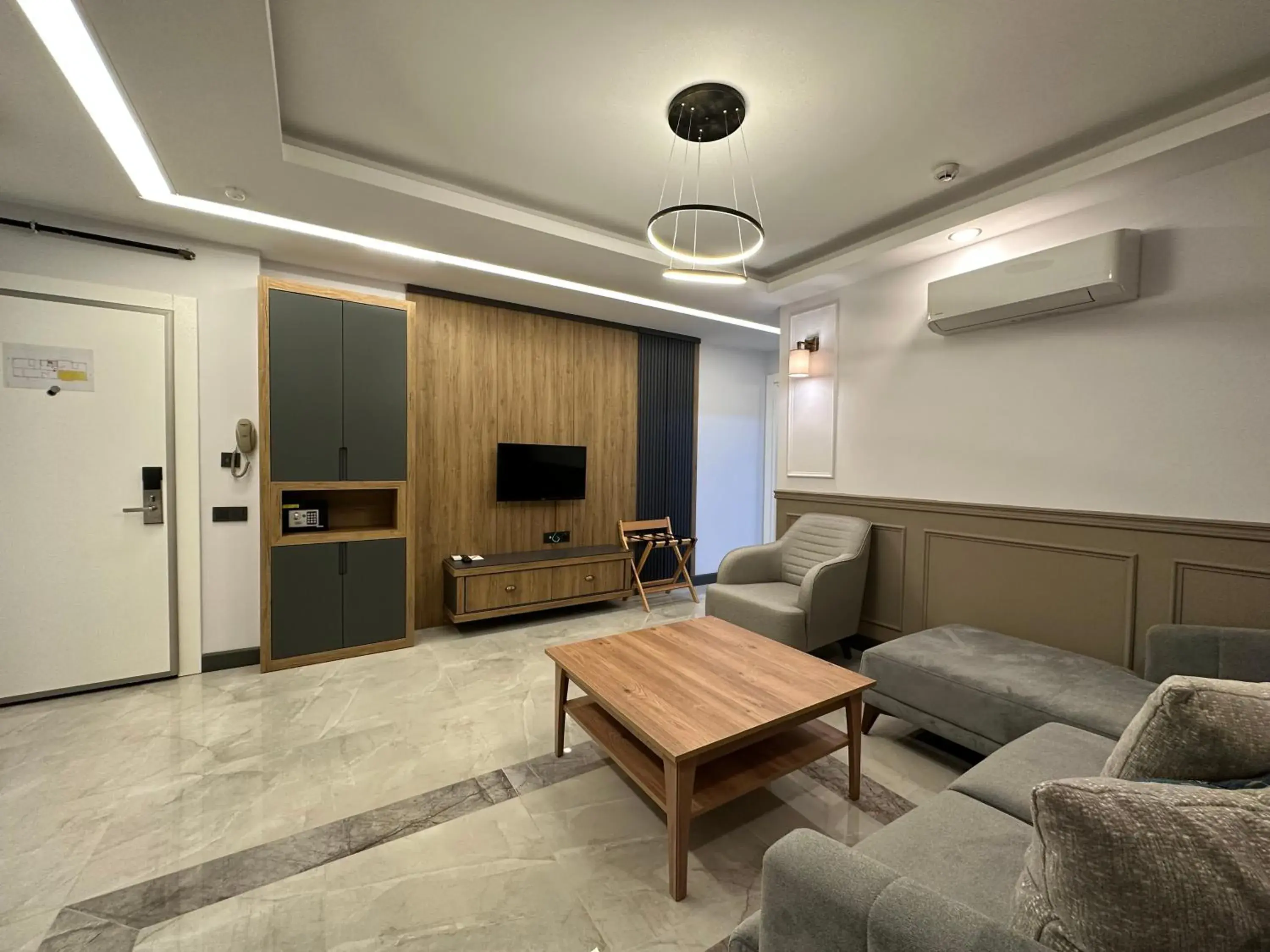 Suite with Garden View in Quality Gold Suite Hotel Suite with Garden View in Quality Gold Suite Hotel