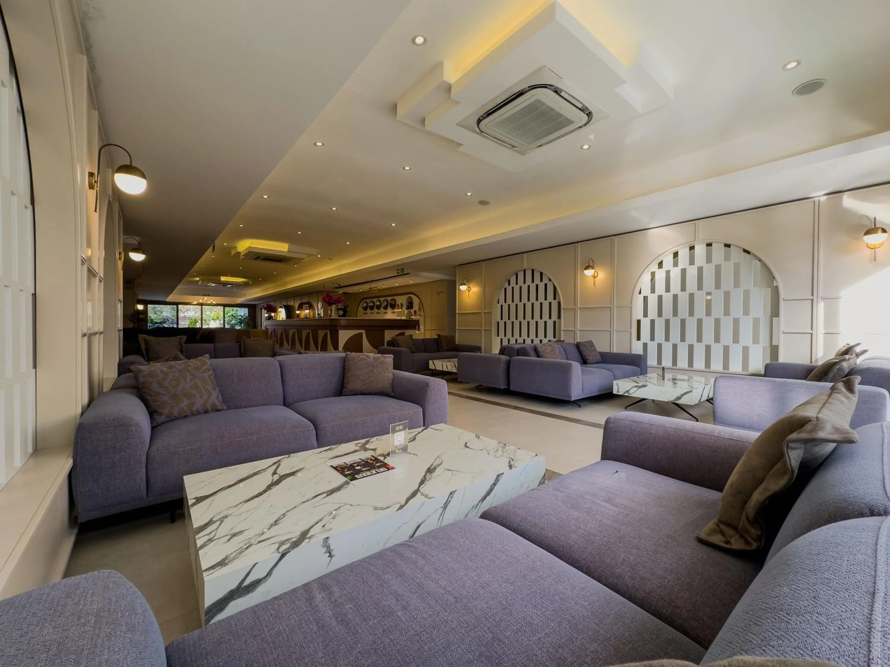 Lobby or reception in Quality Gold Suite Hotel