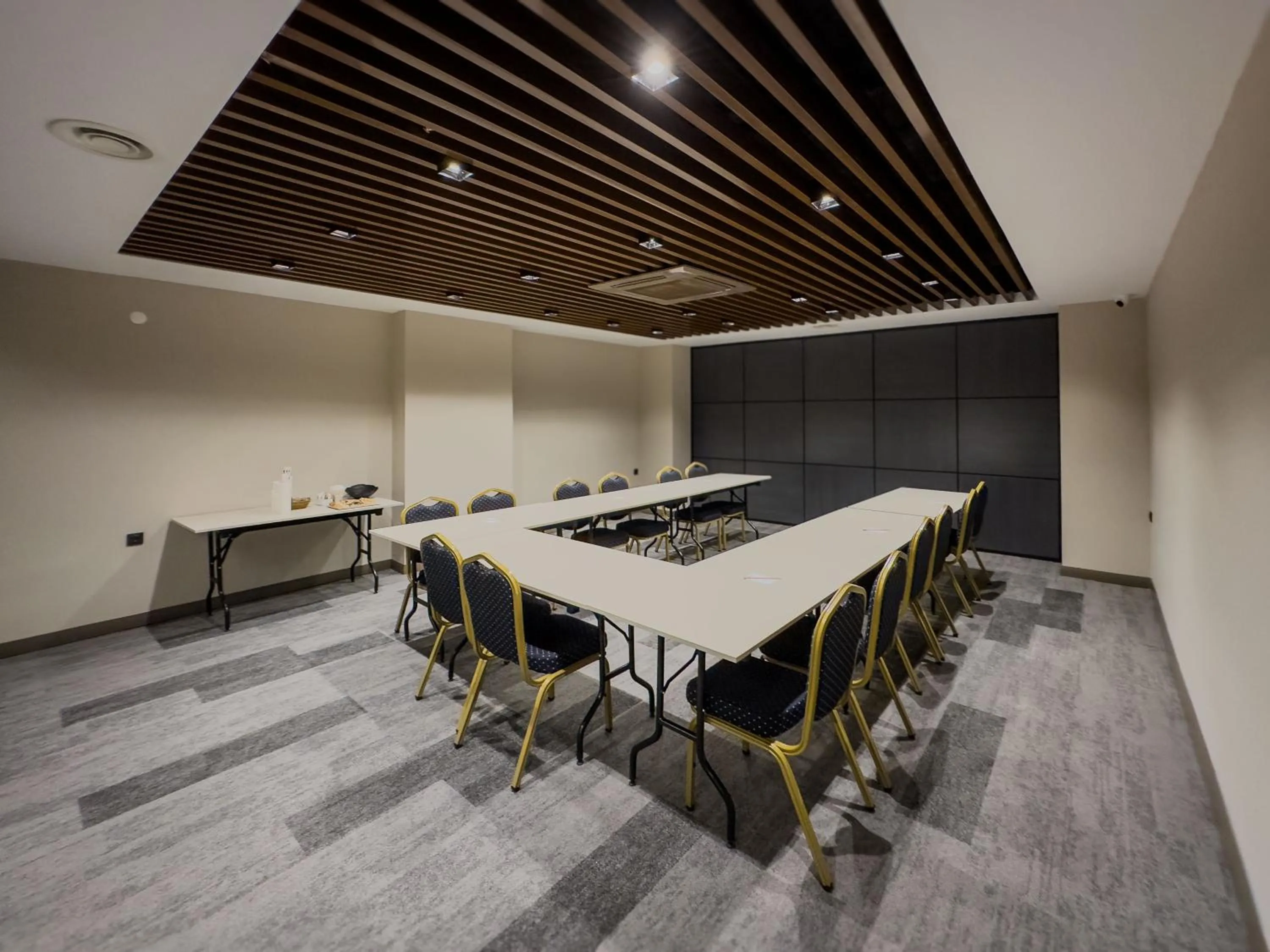 Meeting/conference room in Quality Gold Suite Hotel
