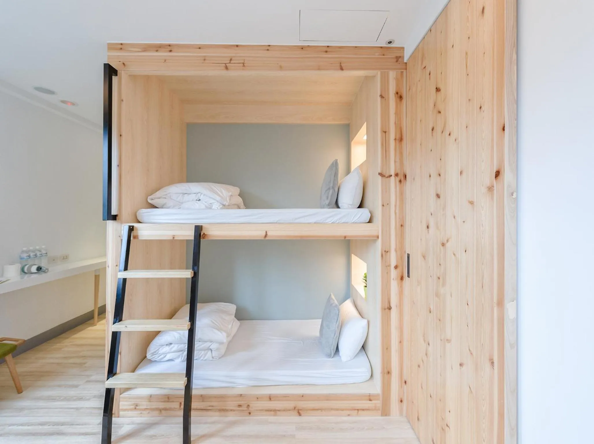bunk bed, Bed in MEANDER Taipei