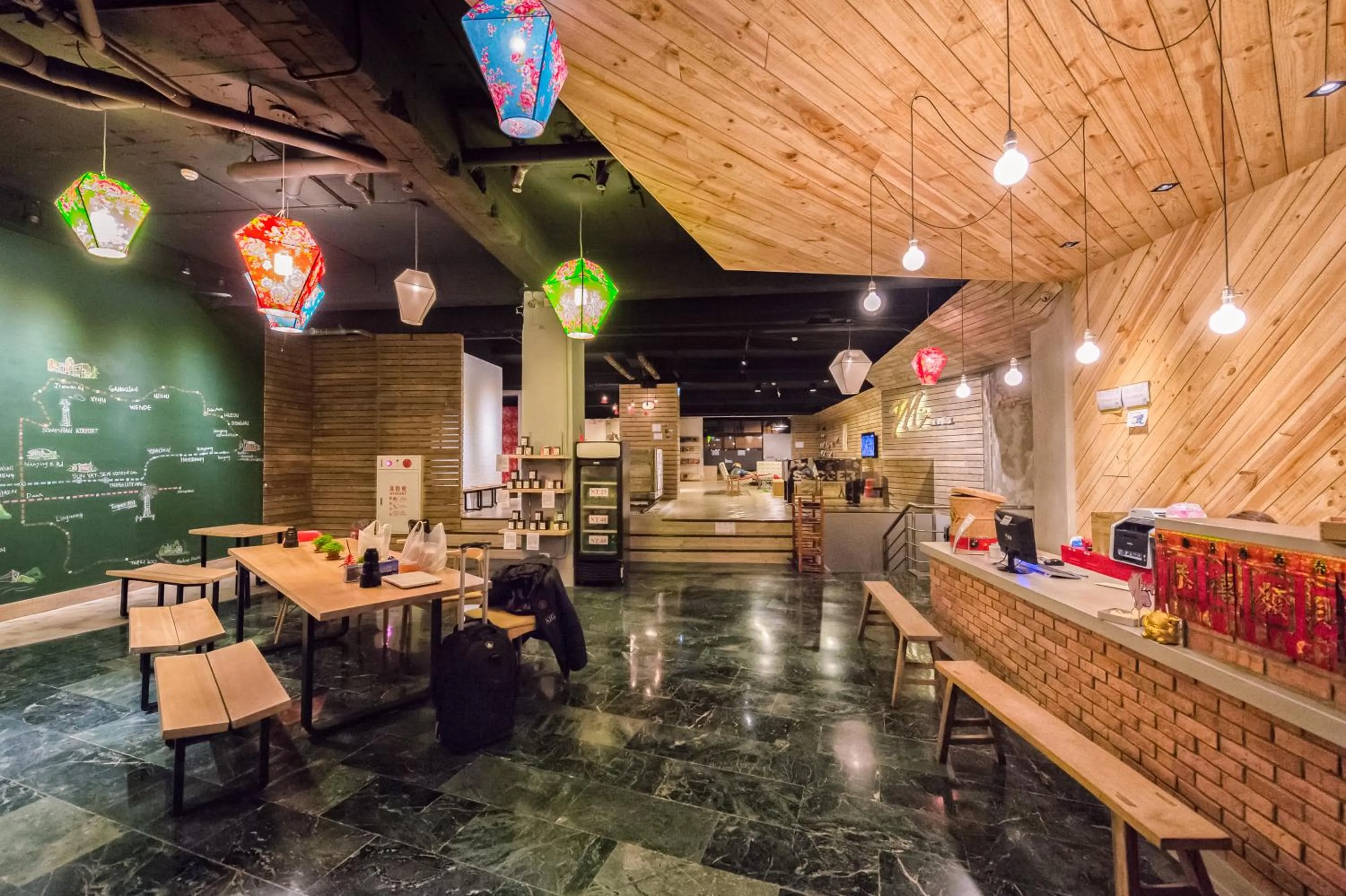 Restaurant/places to eat in MEANDER Taipei