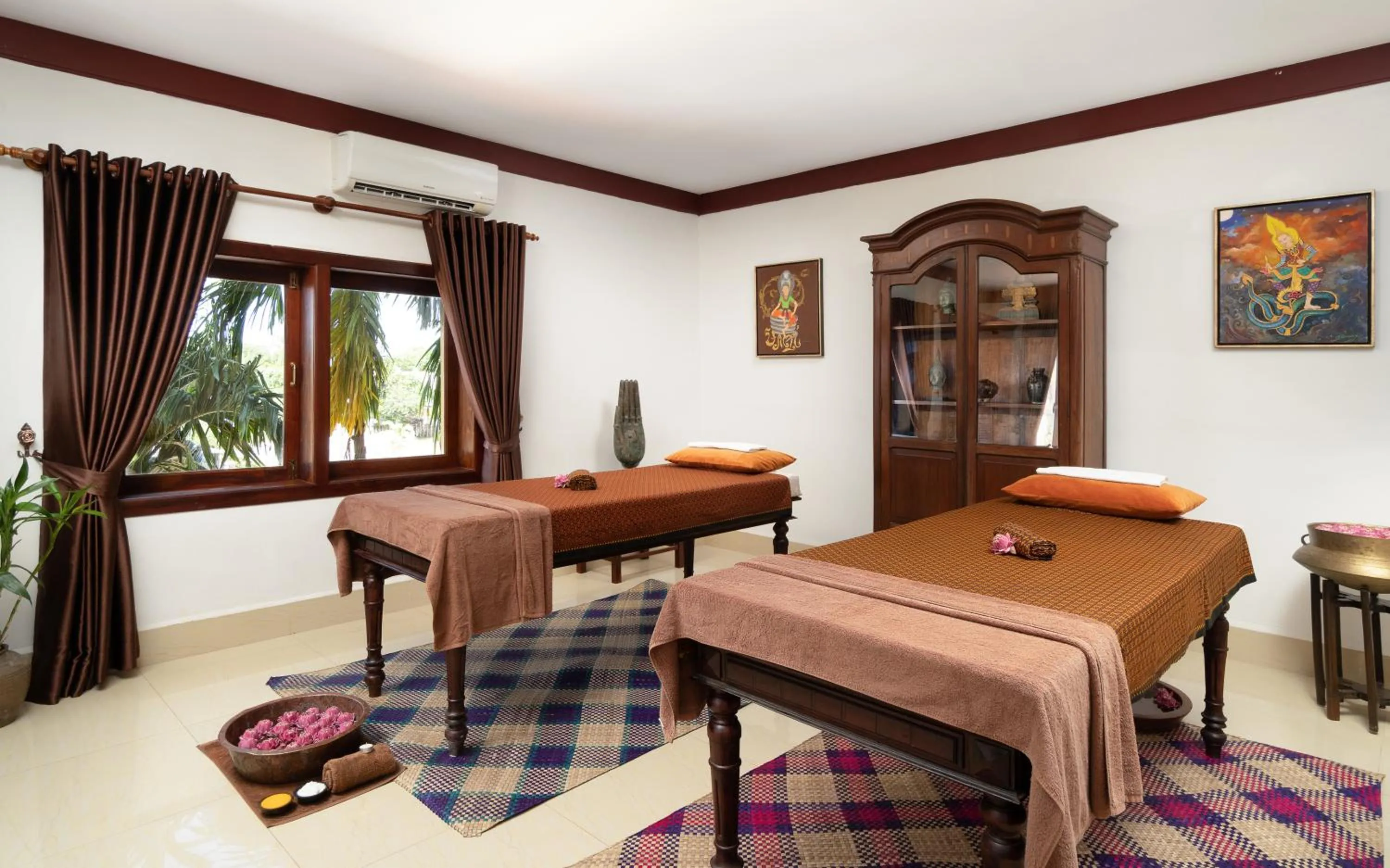 Massage in Khemara Sovannphum Hotel