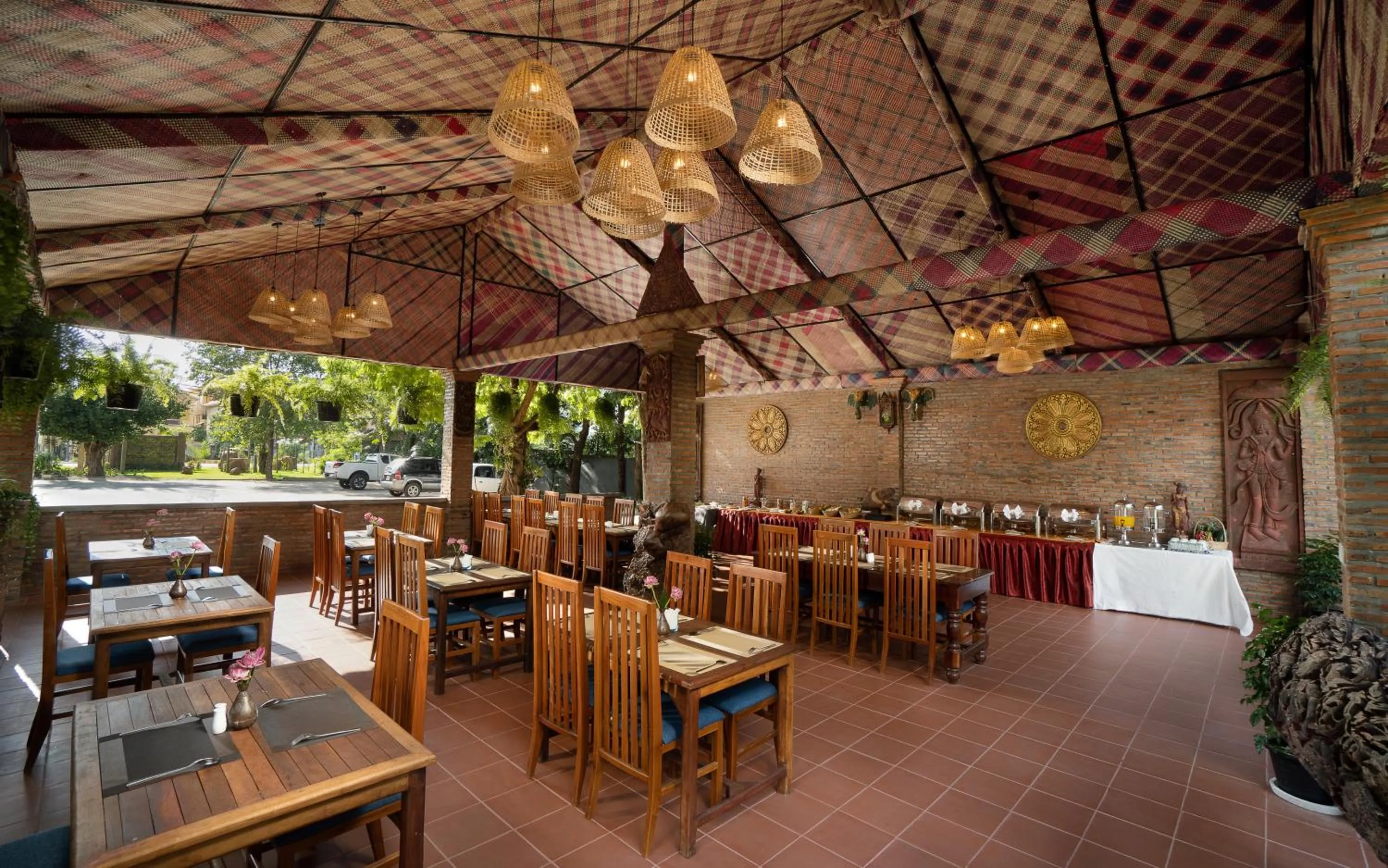 Restaurant/places to eat in Khemara Sovannphum Hotel