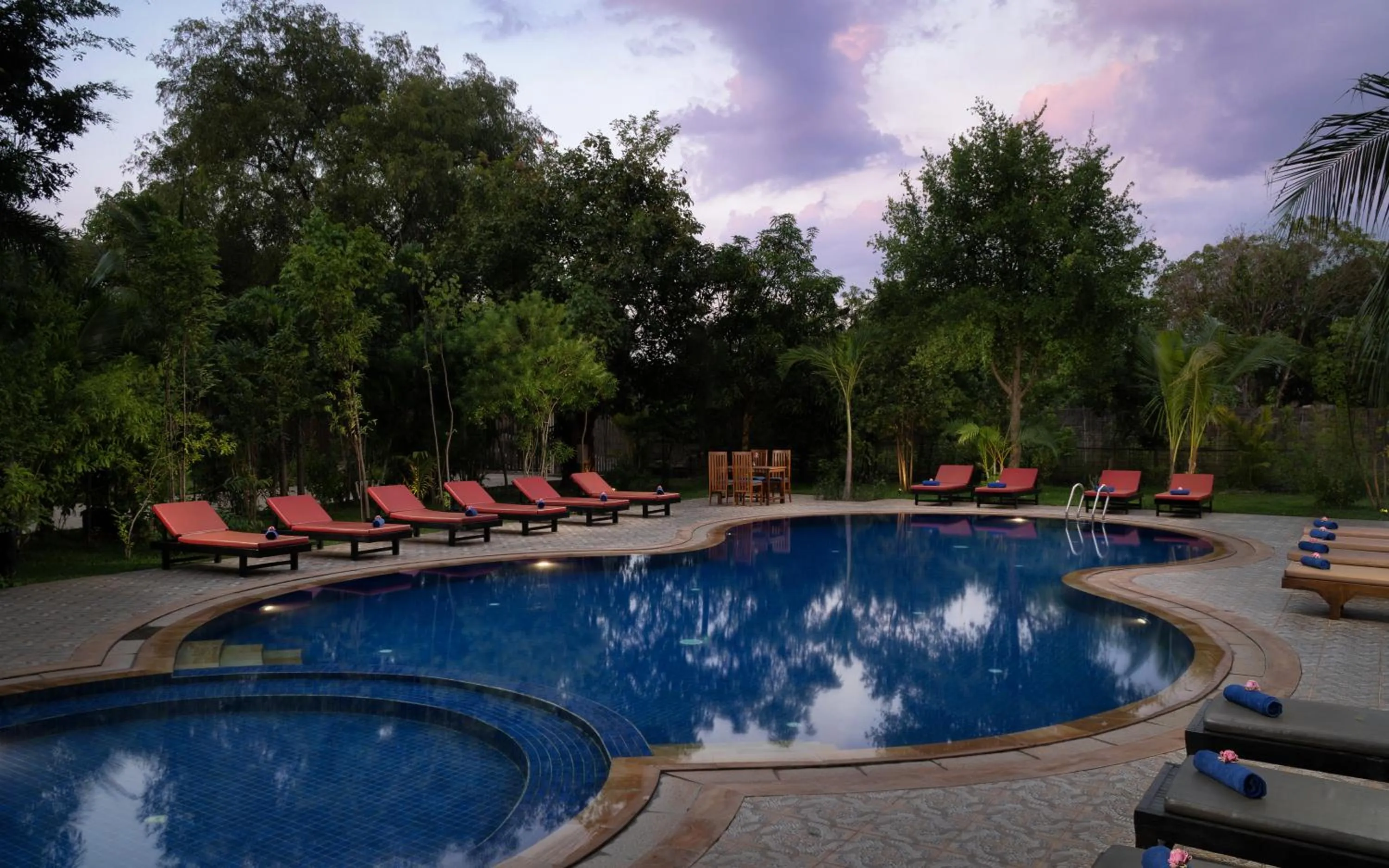 Swimming pool in Khemara Sovannphum Hotel