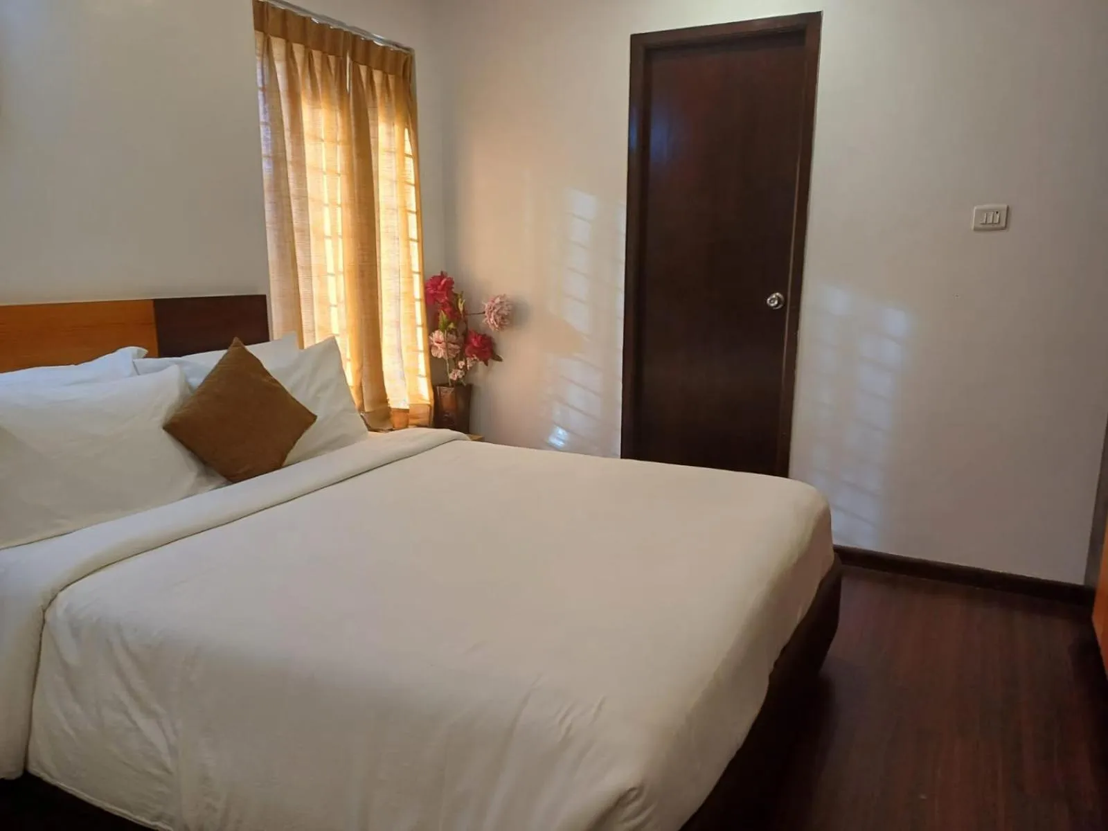 Photo of the whole room, Bed in D and A BOUTIQUE HOTEL PERUNGUDI