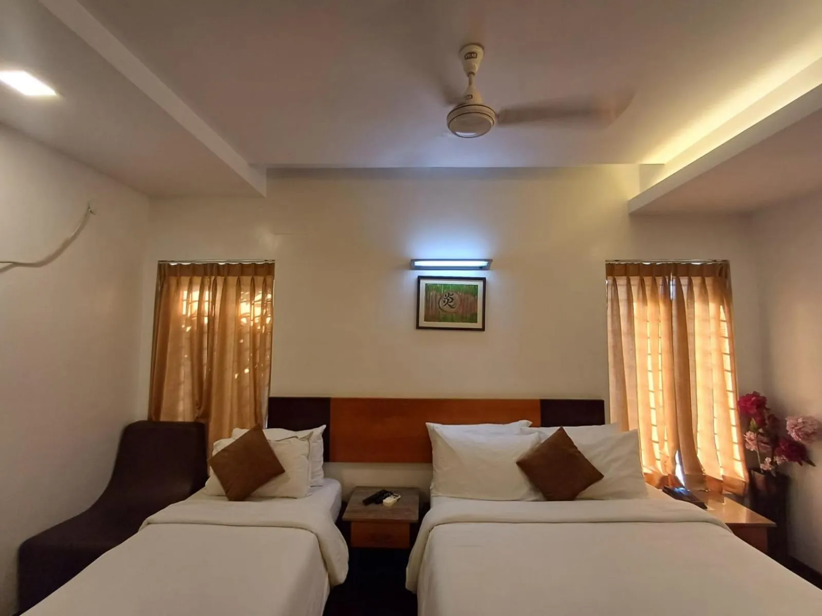 Photo of the whole room, Bed in D and A BOUTIQUE HOTEL PERUNGUDI