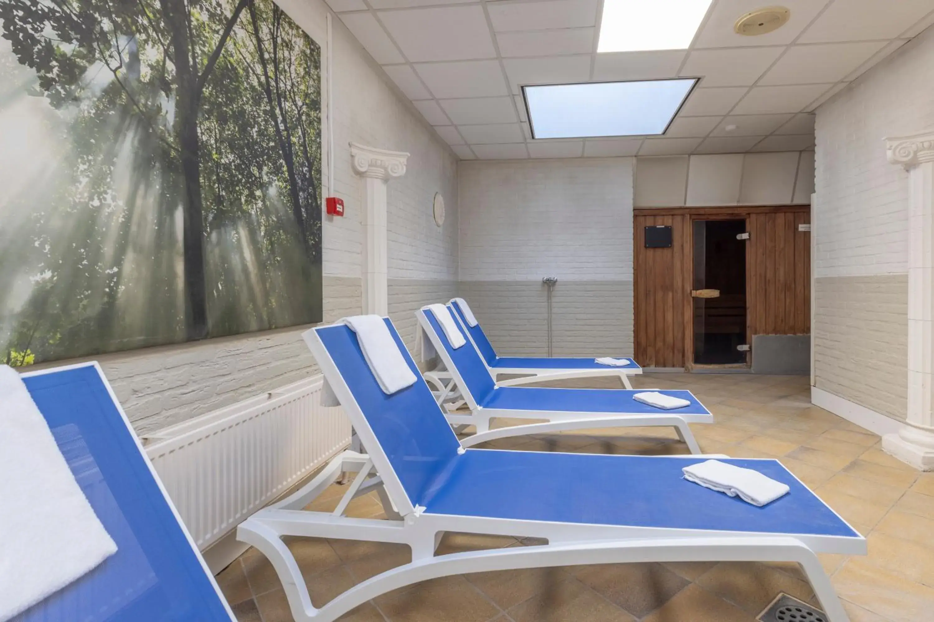 Swimming pool in Fletcher Hotel - Restaurant de Zeegser Duinen Swimming pool in Fletcher Hotel - Restaurant de Zeegser Duinen