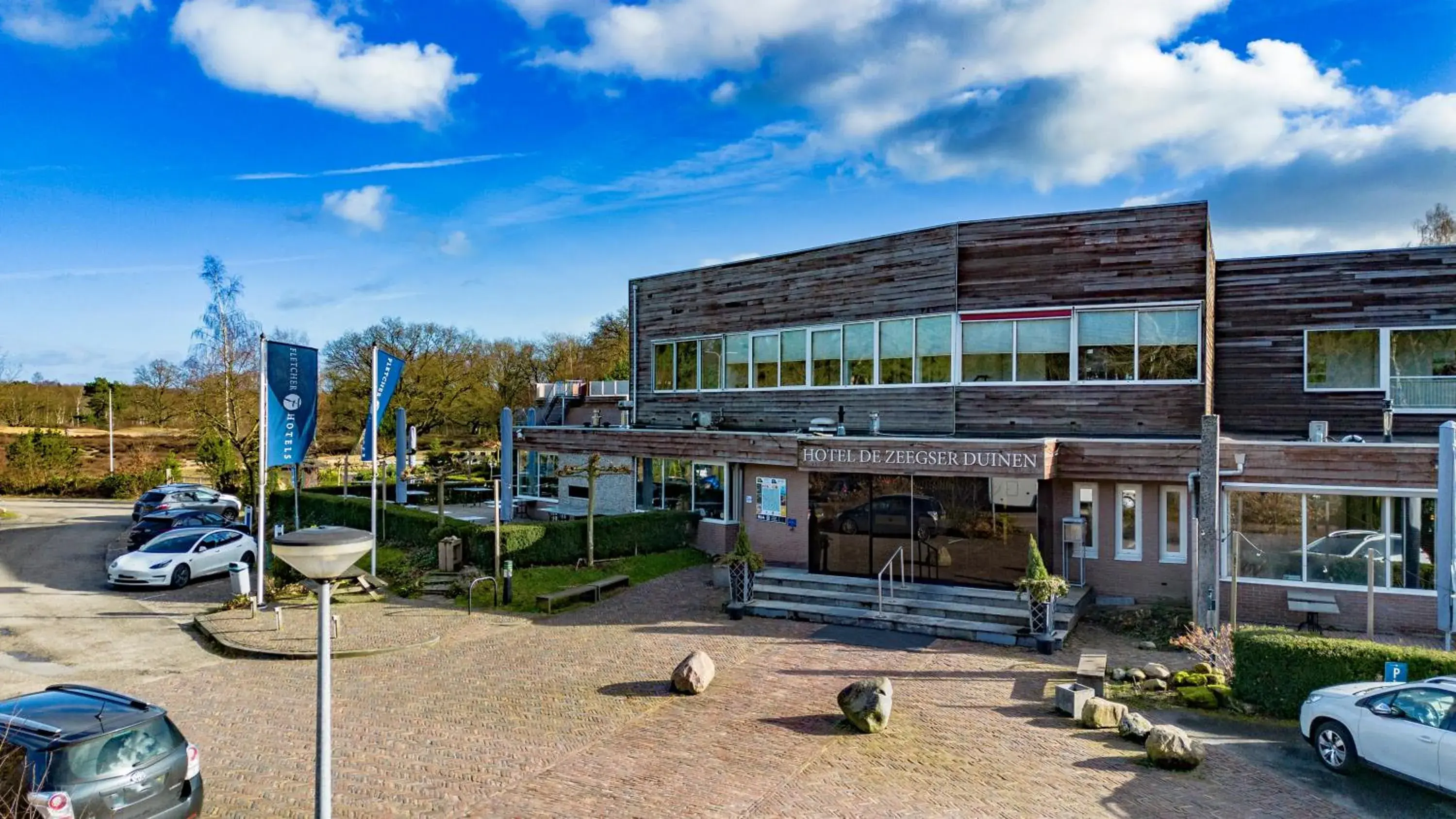Property building in Fletcher Hotel - Restaurant de Zeegser Duinen Property building in Fletcher Hotel - Restaurant de Zeegser Duinen