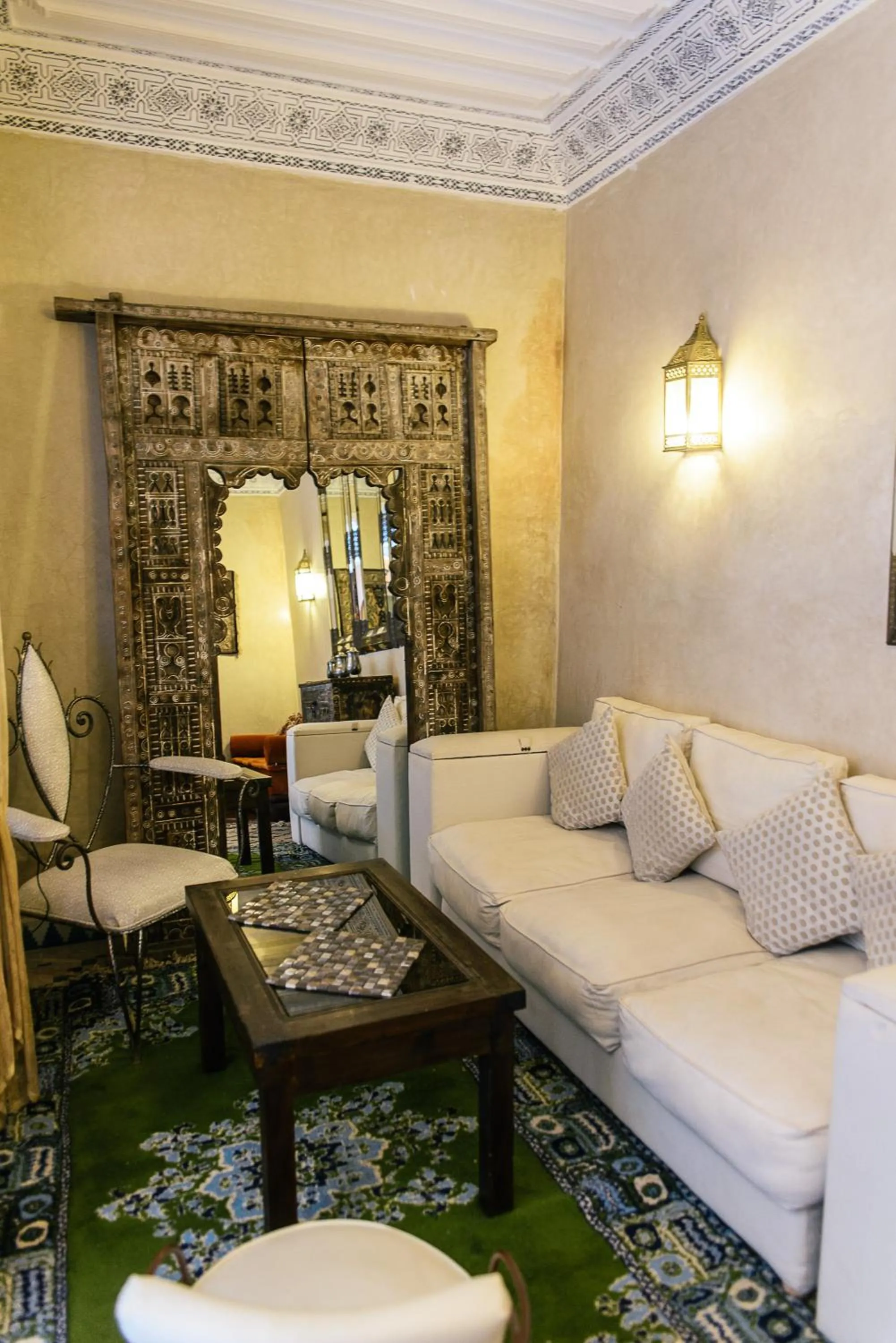 Communal lounge/ TV room in Riad Manissa