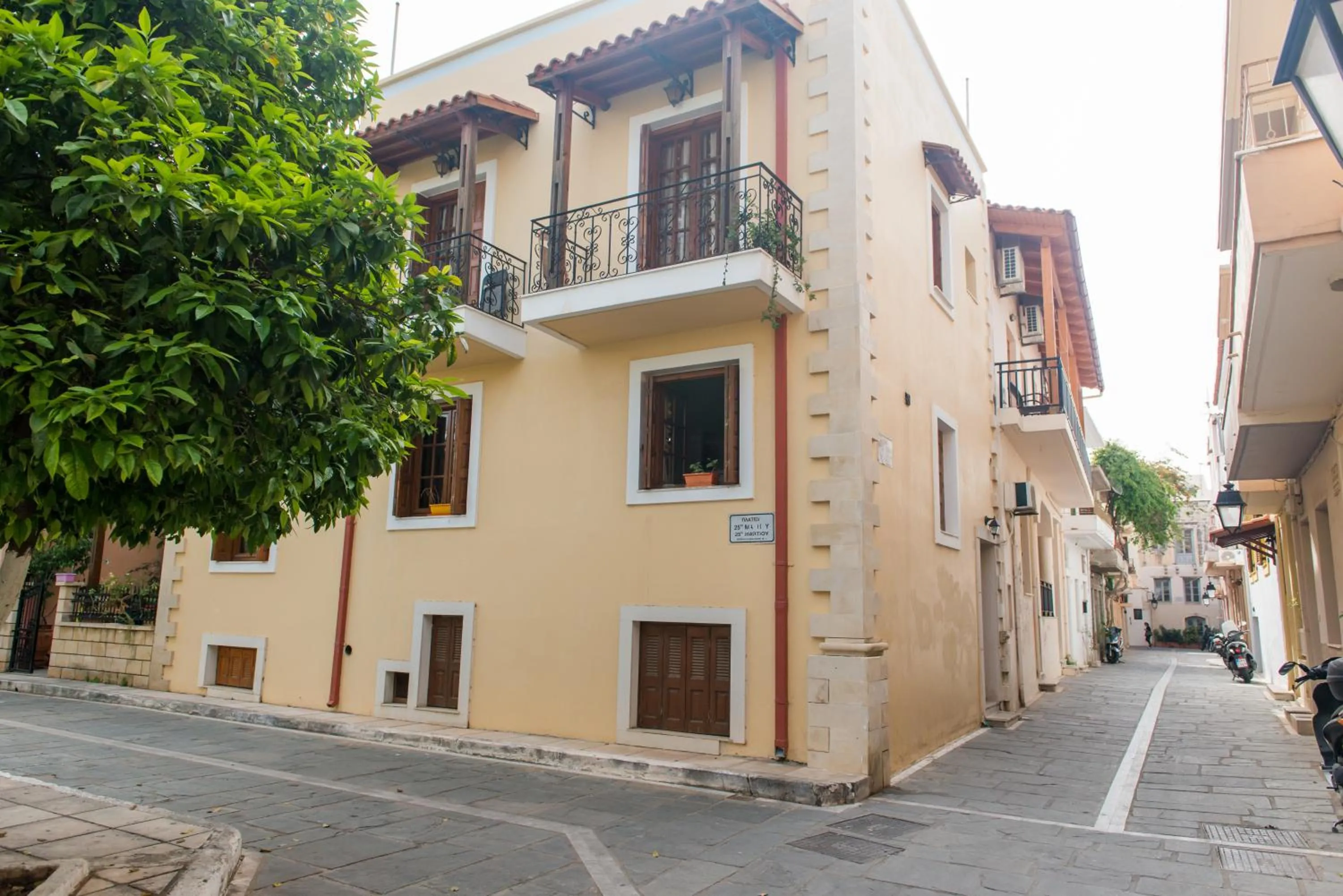 Mat Old Town Apartments B