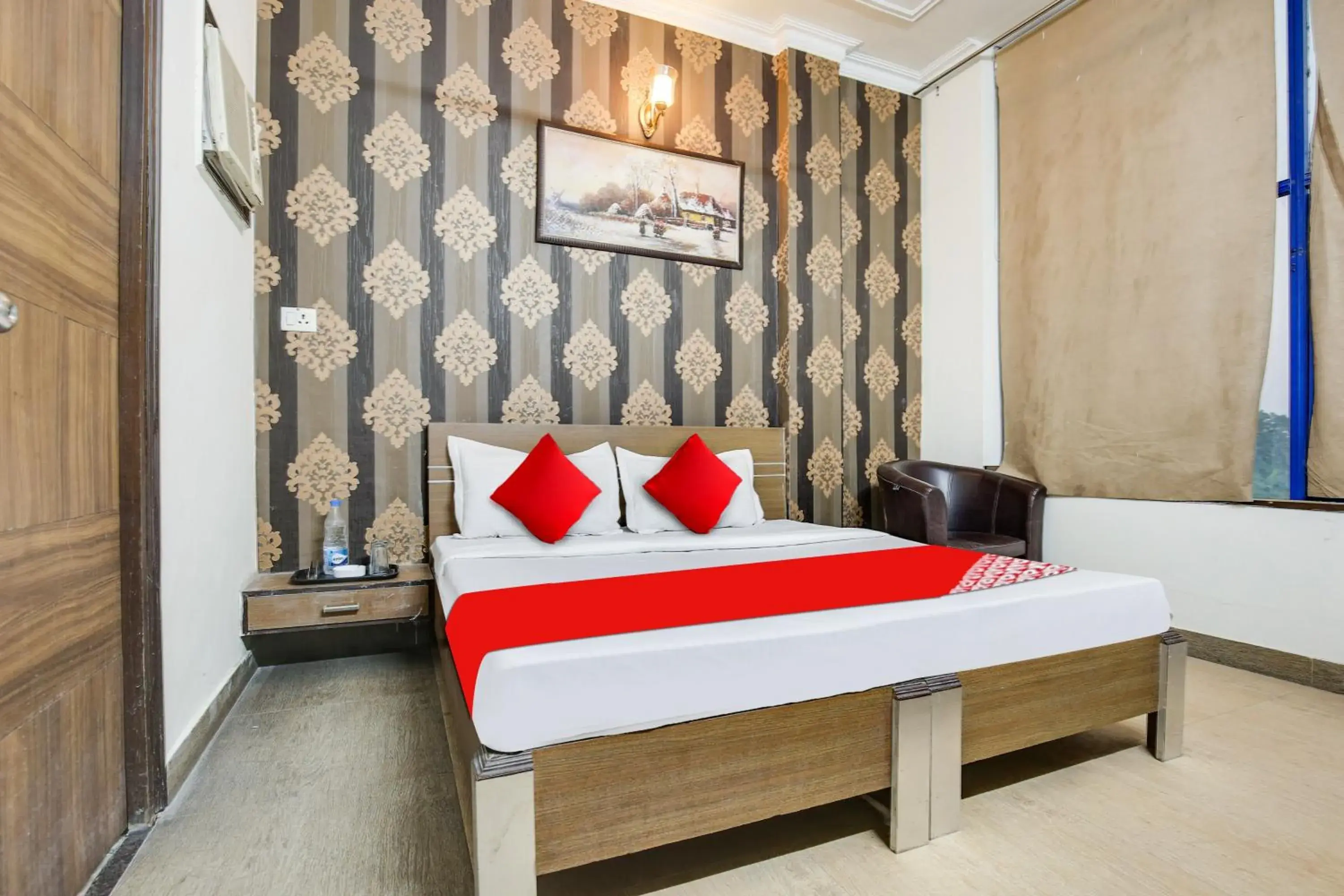 Facade/entrance, Bed in Hotel O Inder Inn Facade/entrance, Bed in Hotel O Inder Inn