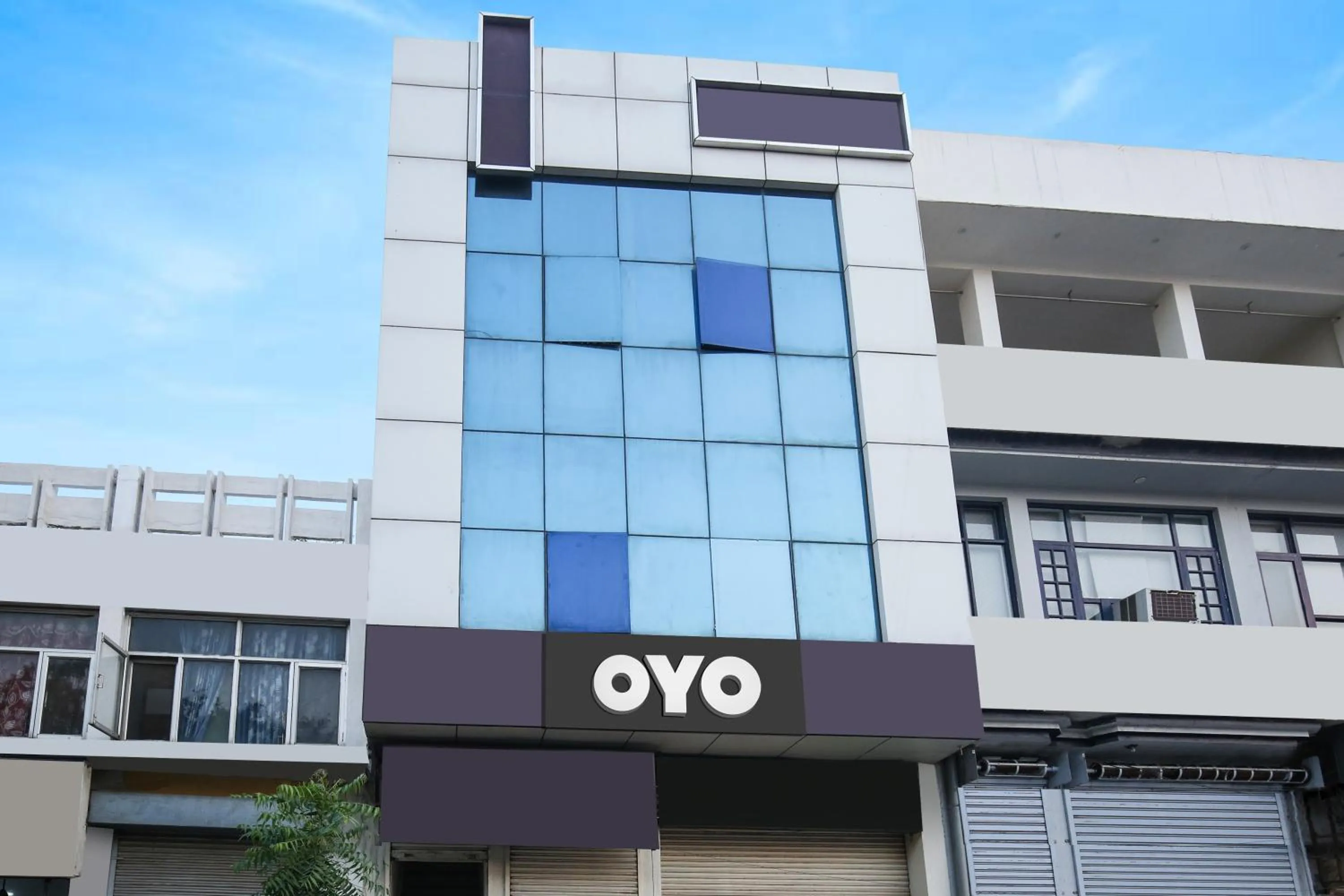 Facade/entrance in Hotel O Inder Inn