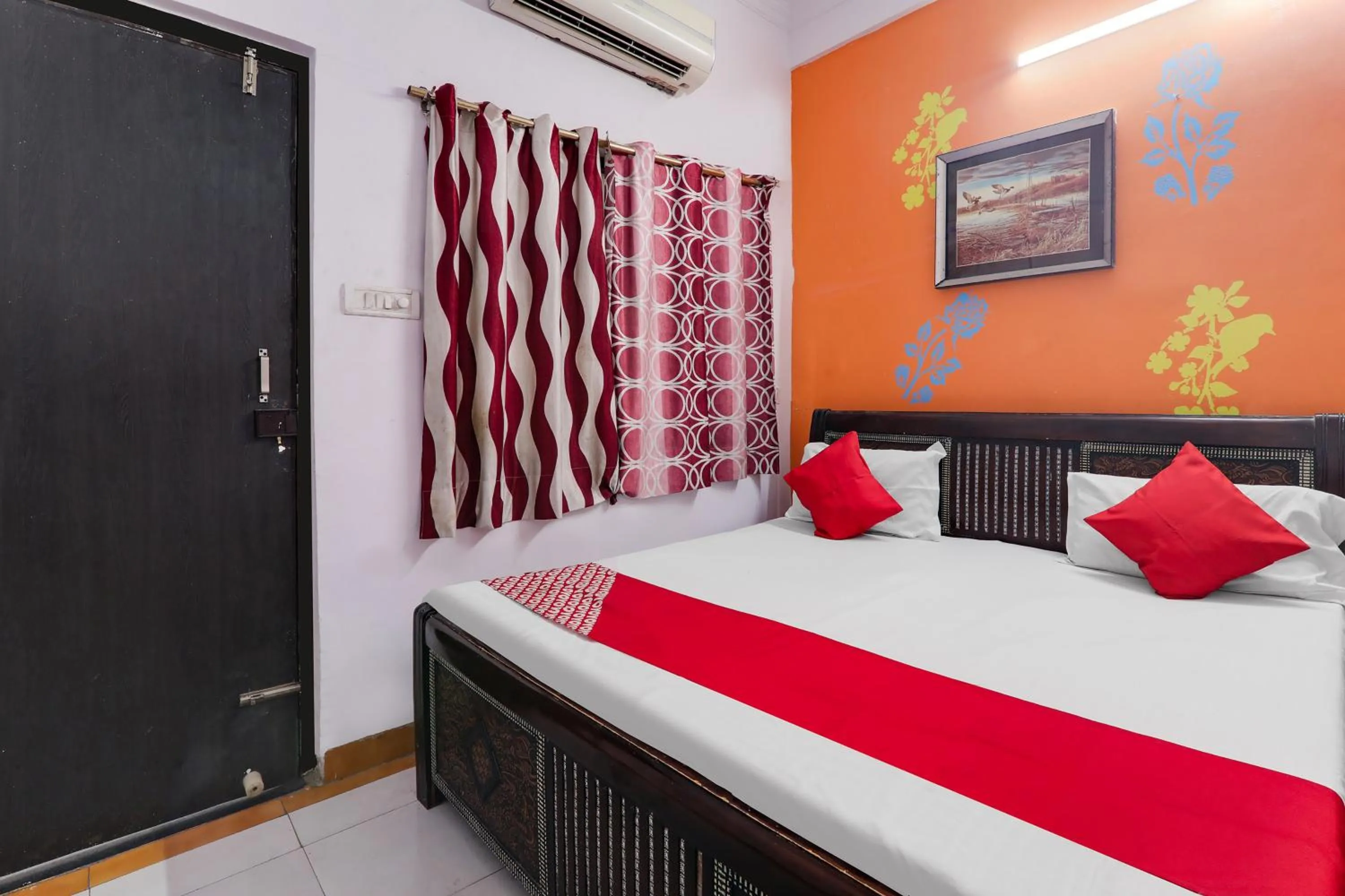 Bedroom, Bed in Hotel O by OYO Alpine Home