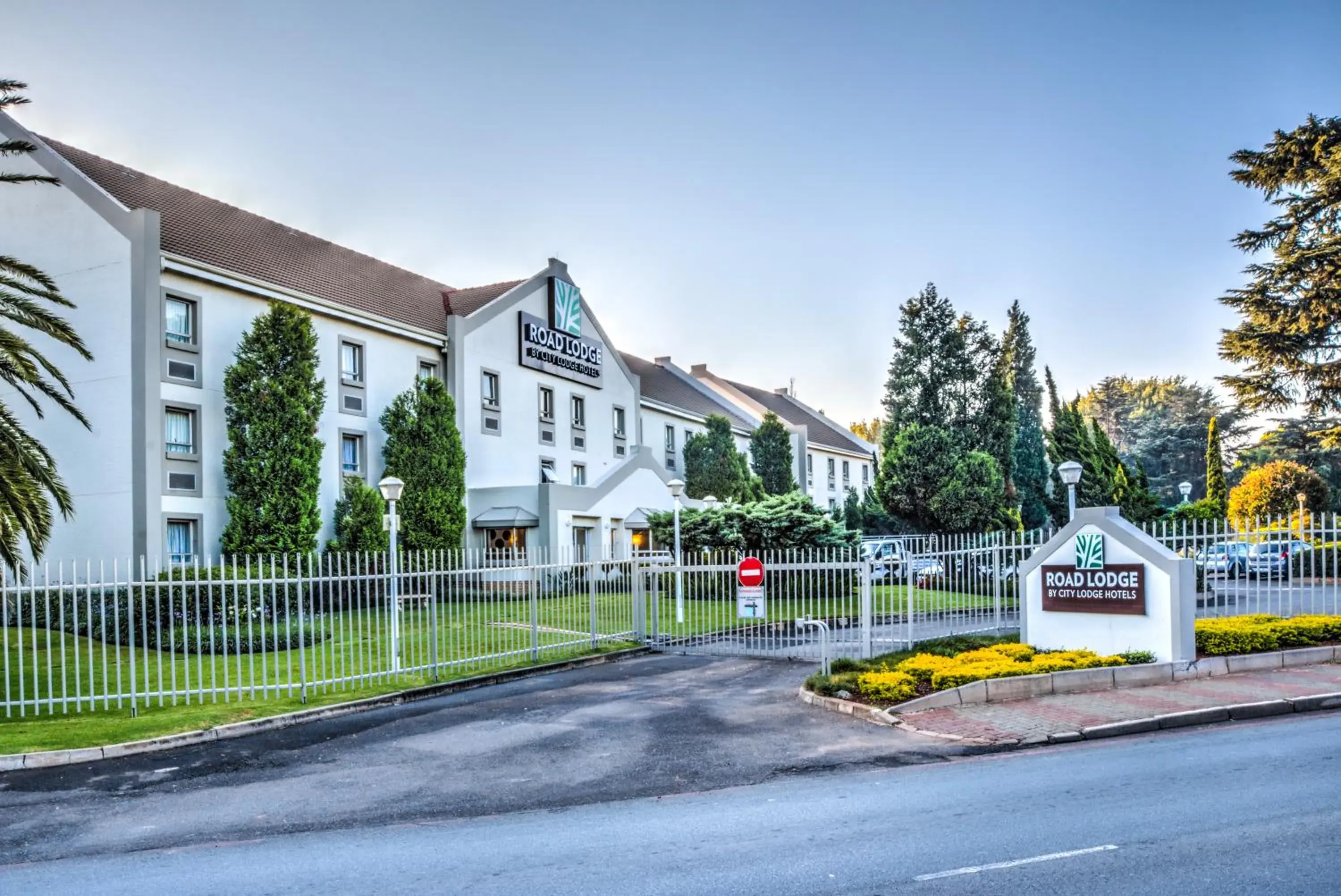 Property building in Road Lodge Germiston Property building in Road Lodge Germiston