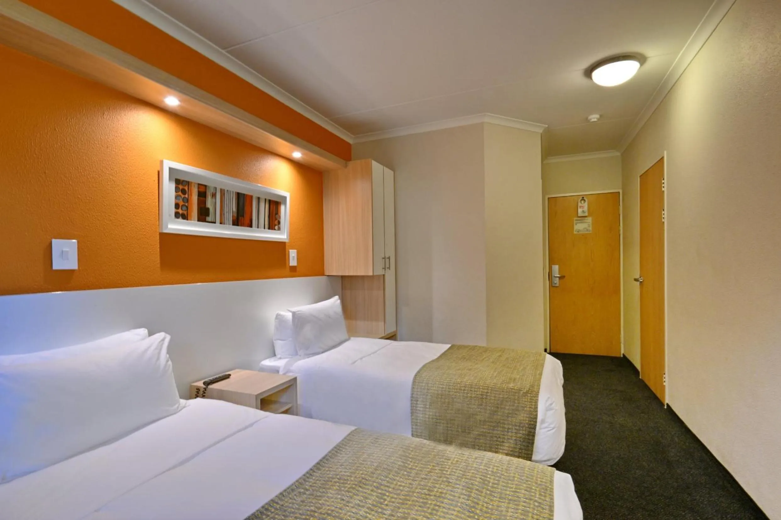 Bed in Road Lodge Germiston