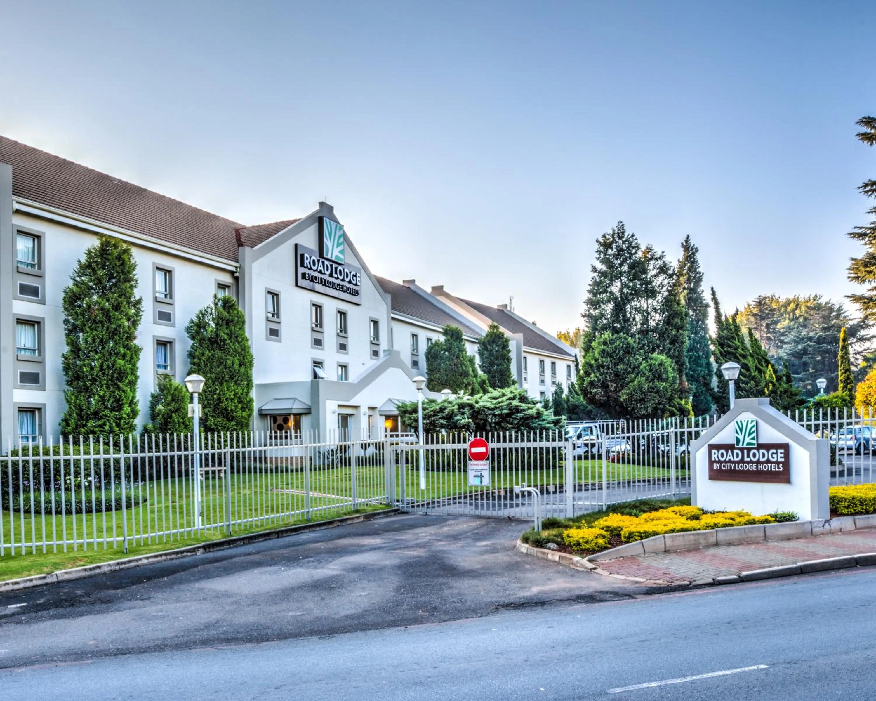 Property building in Road Lodge Germiston