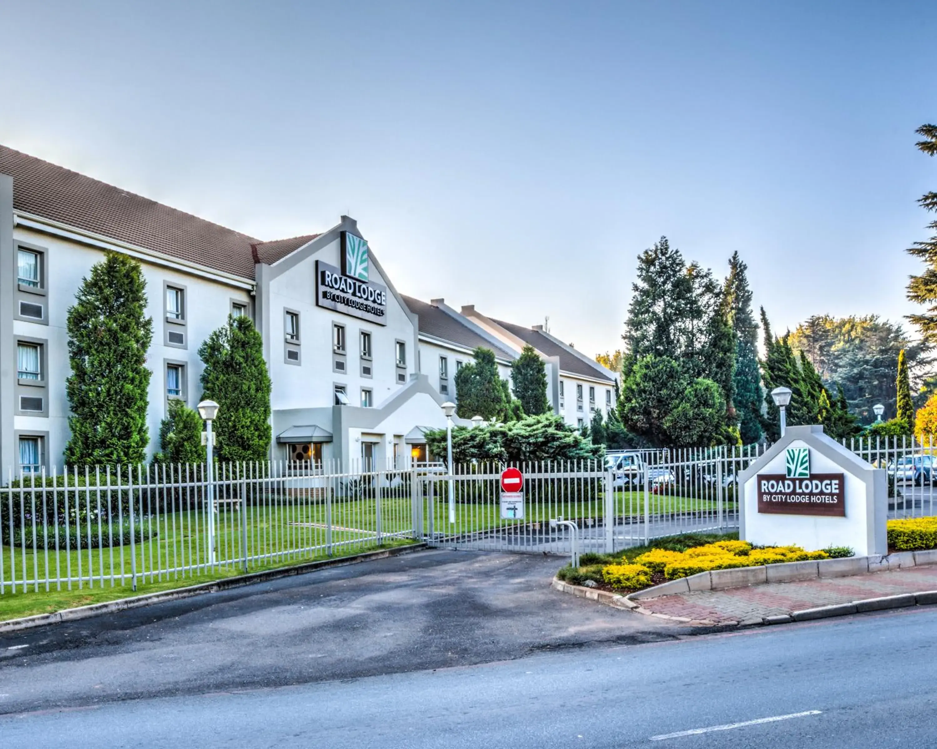 Property building in Road Lodge Germiston Property building in Road Lodge Germiston