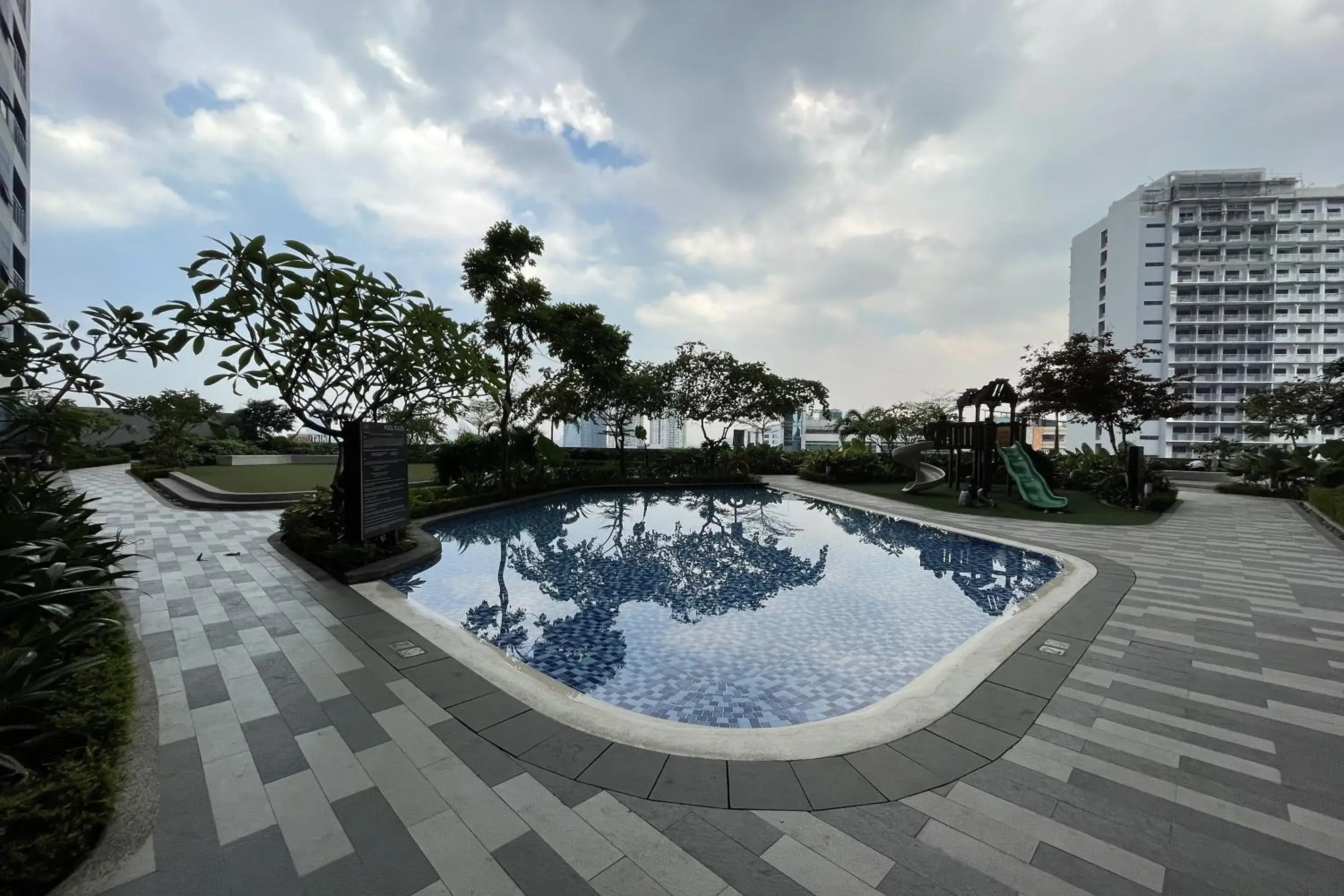 Property building in Luxury Air Residences By Makati Property building in Luxury Air Residences By Makati