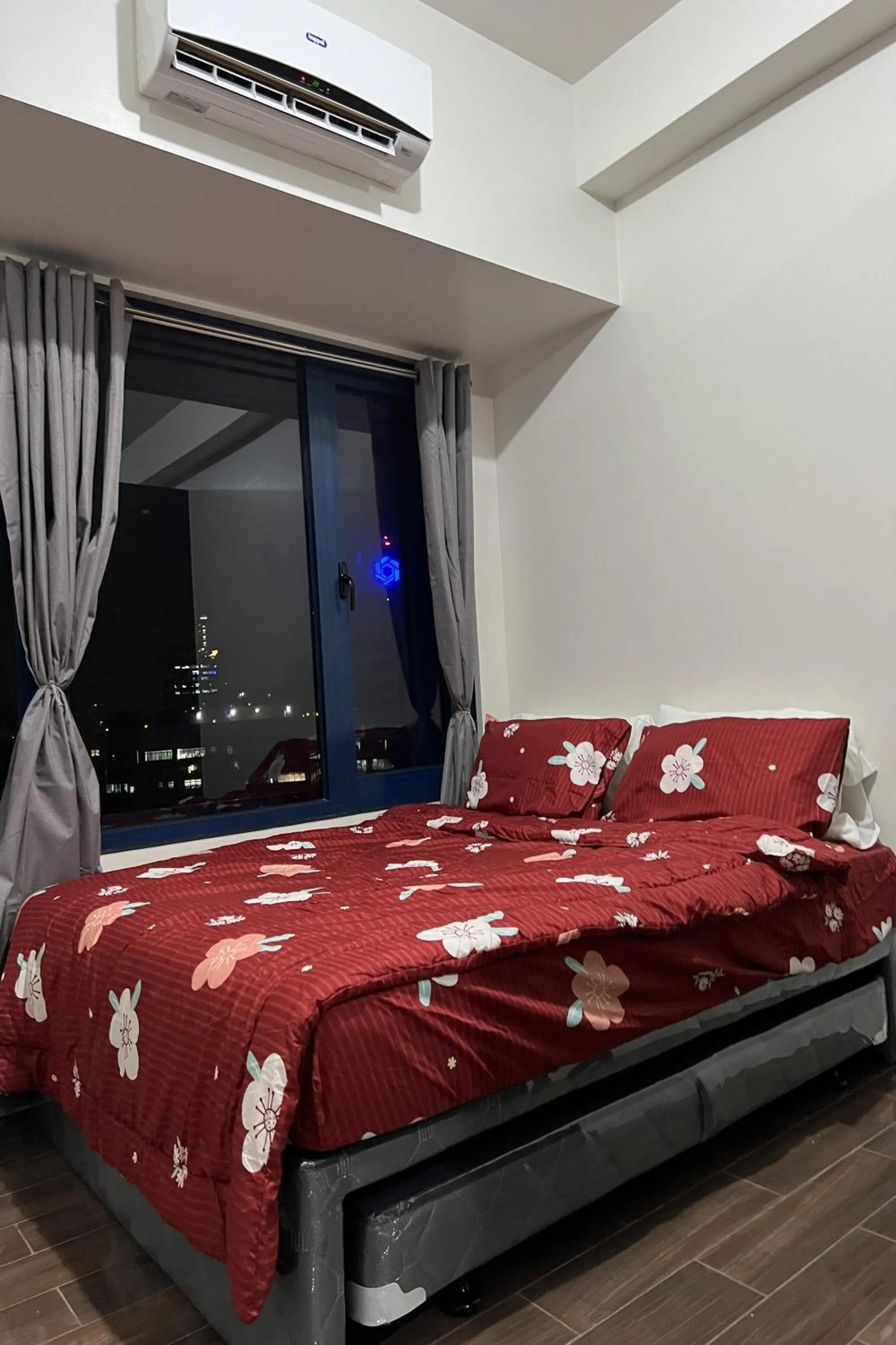 Bed in Luxury Air Residences By Makati