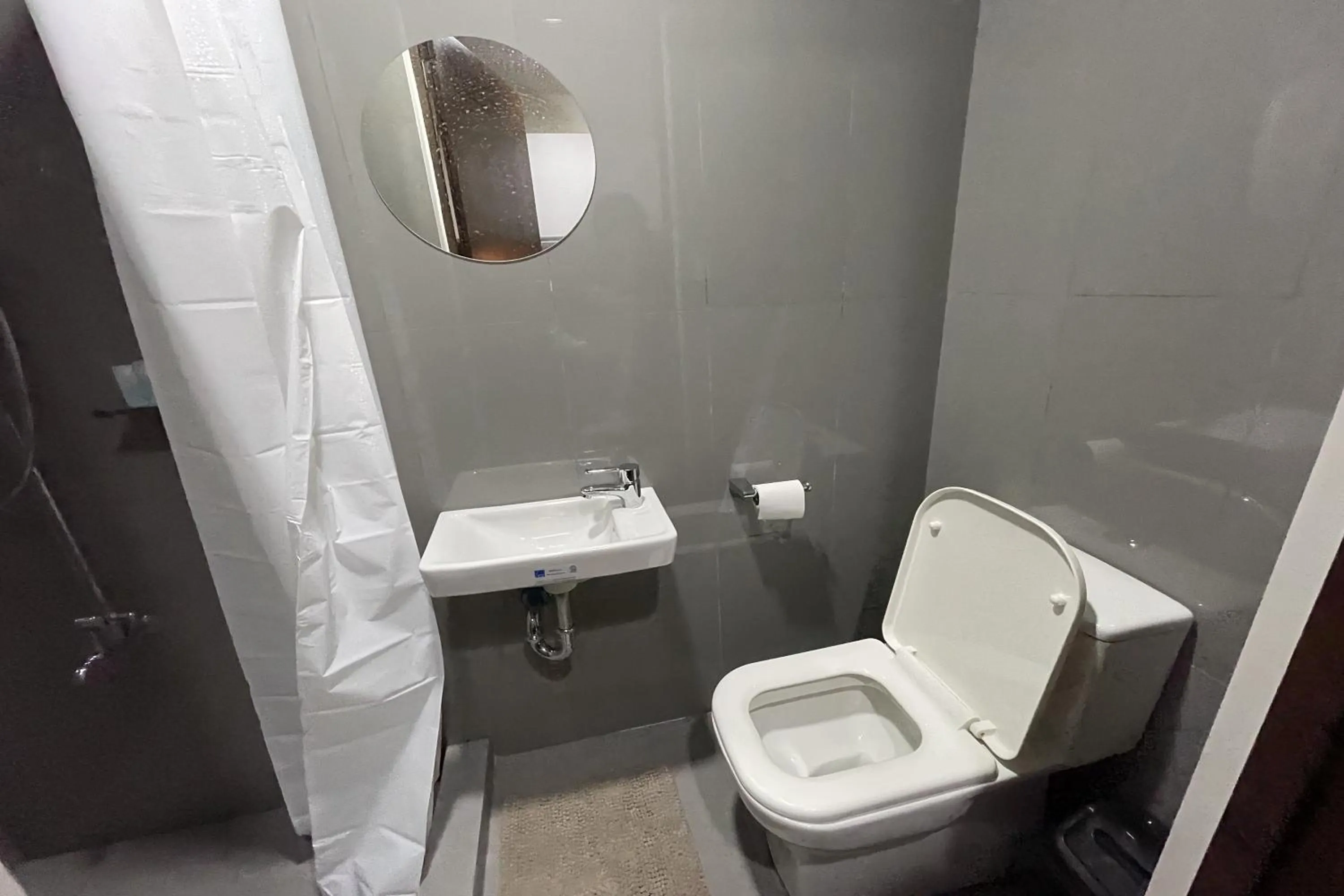 Bathroom in Luxury Air Residences By Makati