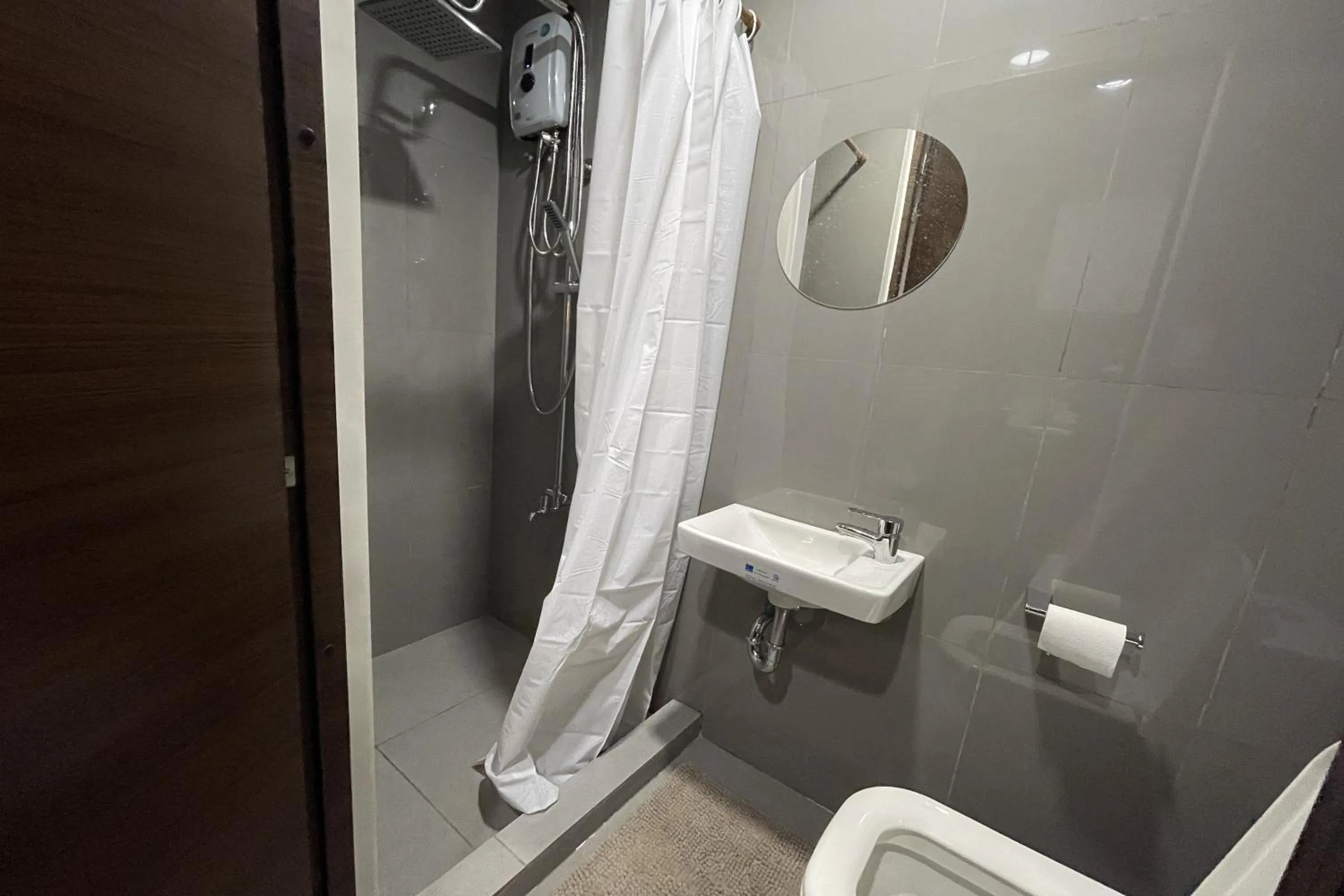 Bathroom in Luxury Air Residences By Makati