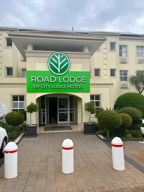 Property building in Road Lodge Isando