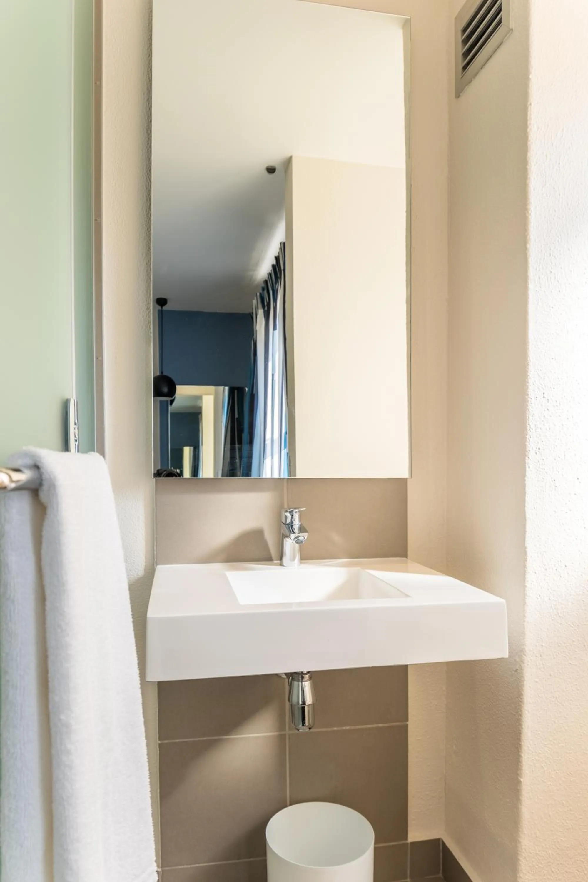 Bathroom in Road Lodge Isando