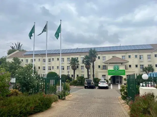 Property building in Road Lodge Isando Property building in Road Lodge Isando