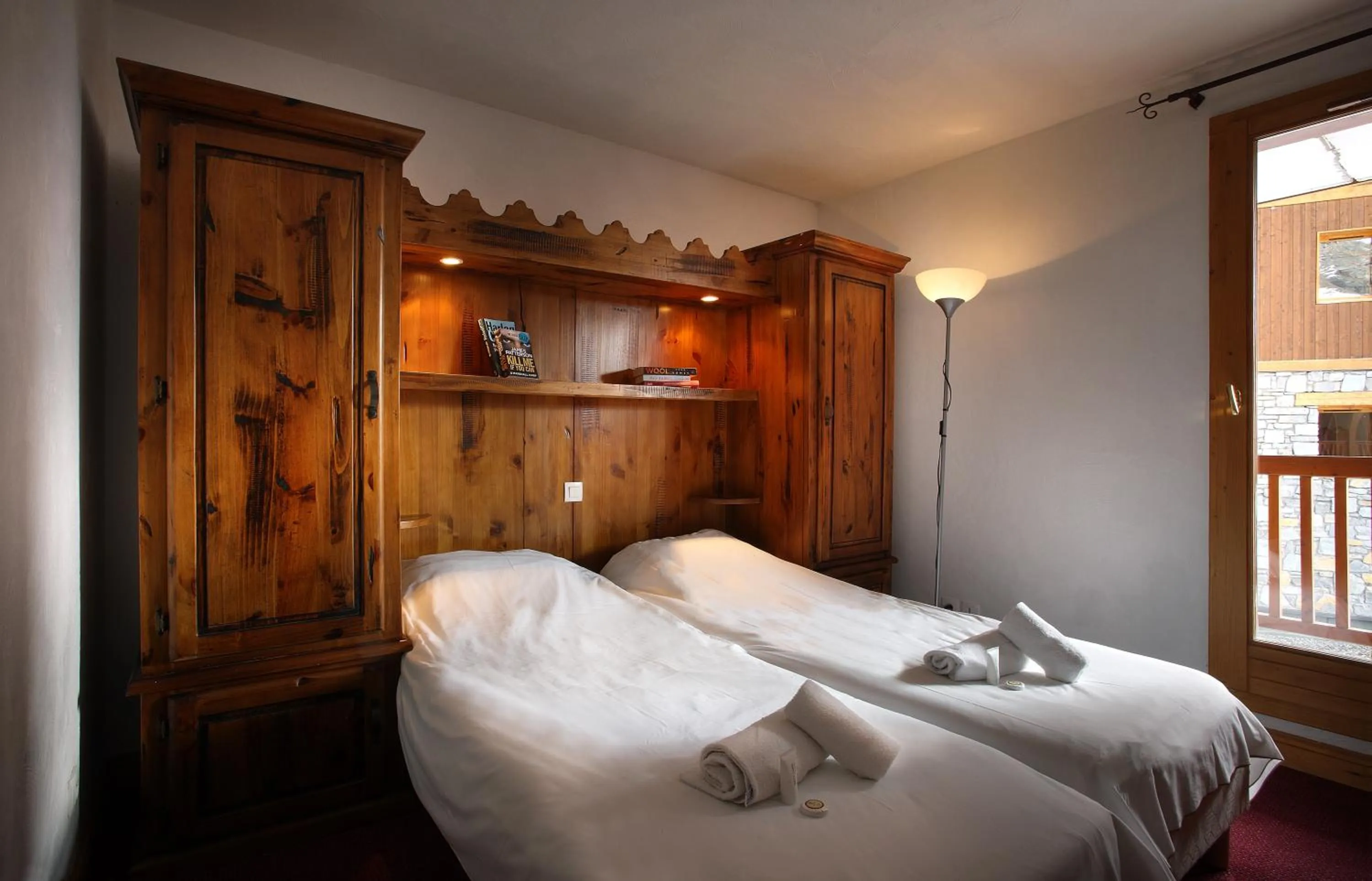 Bedroom, Bed in Chalet des Neiges Plein Sud