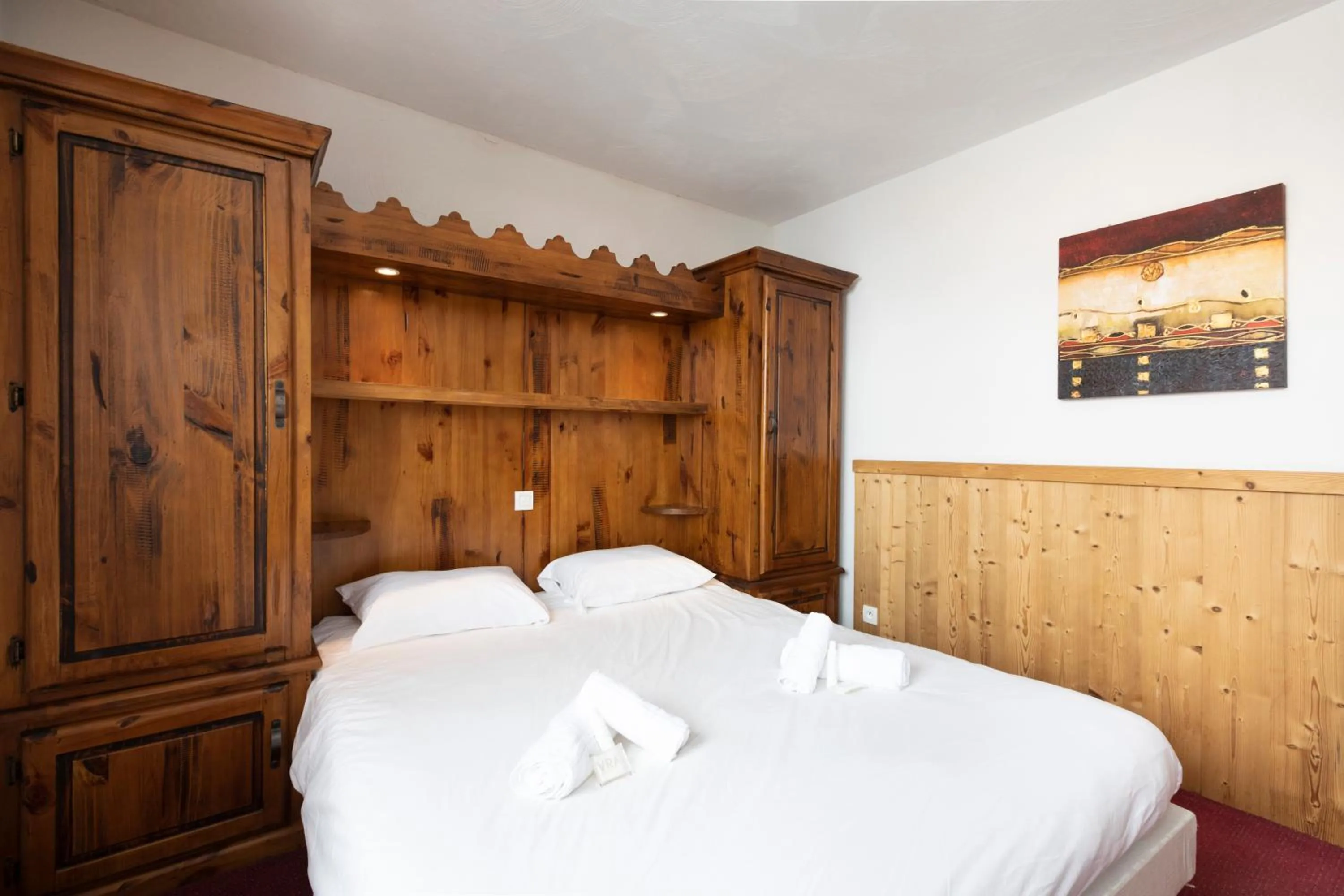 Bedroom, Bed in Chalet des Neiges Plein Sud