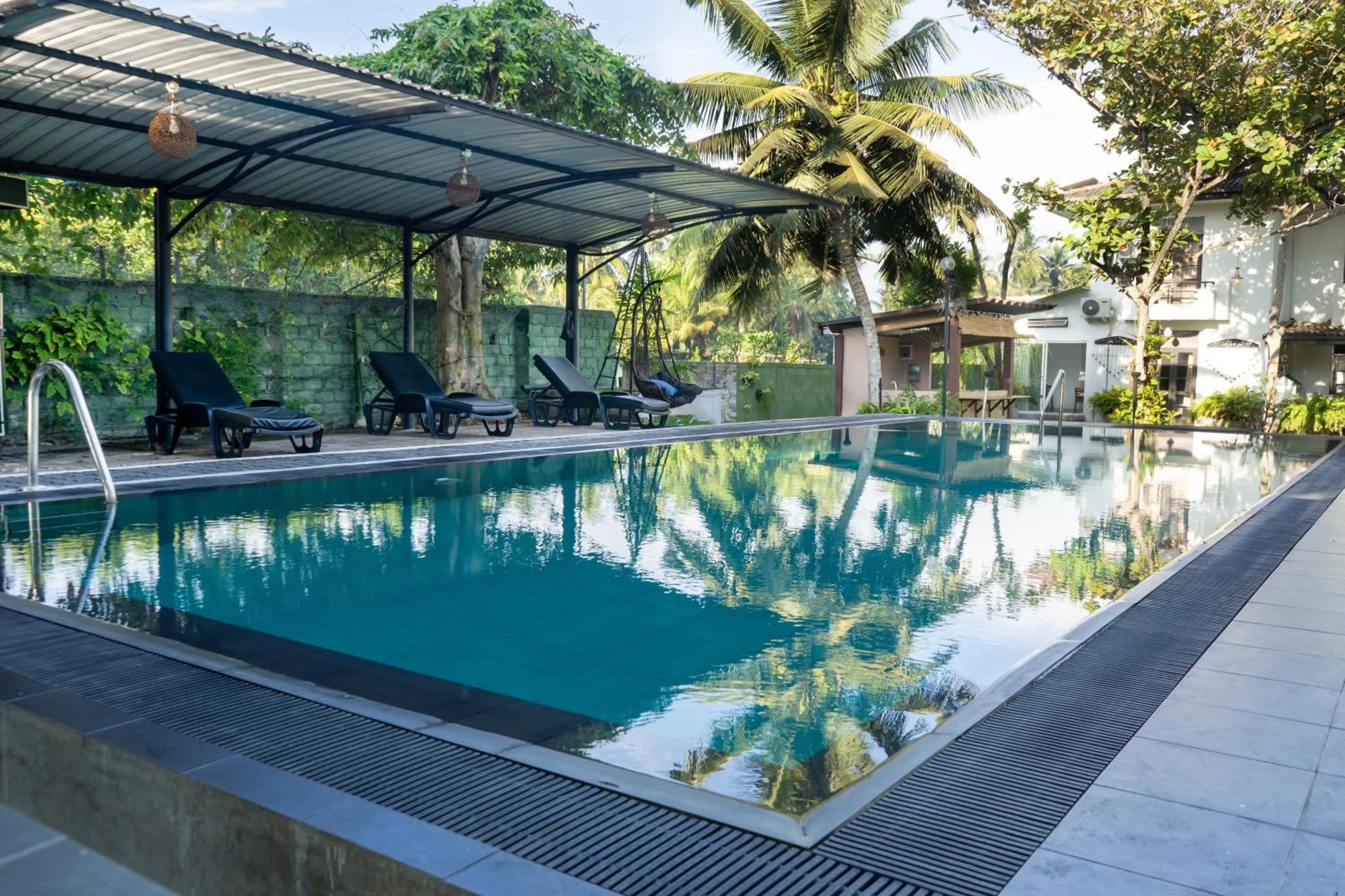 Swimming pool in Villa Sarakkuwa