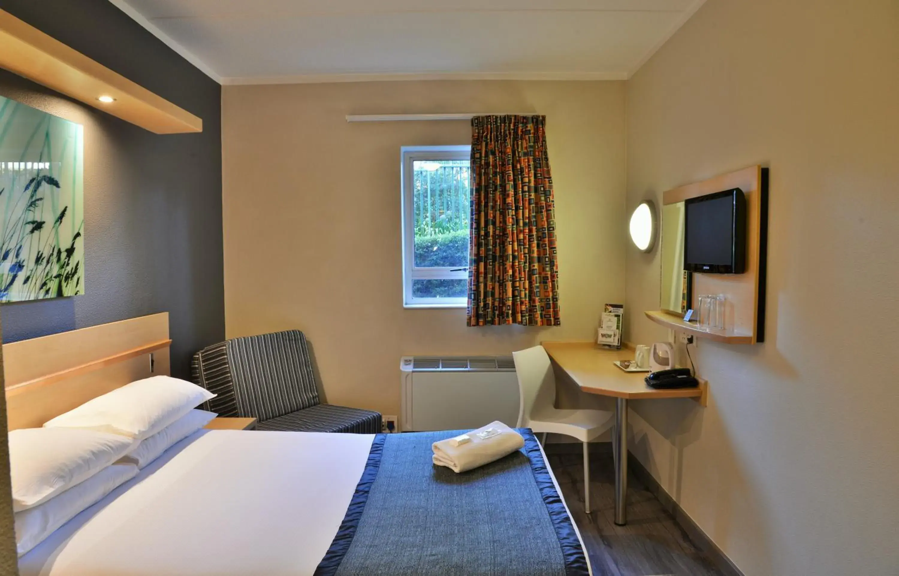 Small Double Room in Road Lodge Rivonia Small Double Room in Road Lodge Rivonia