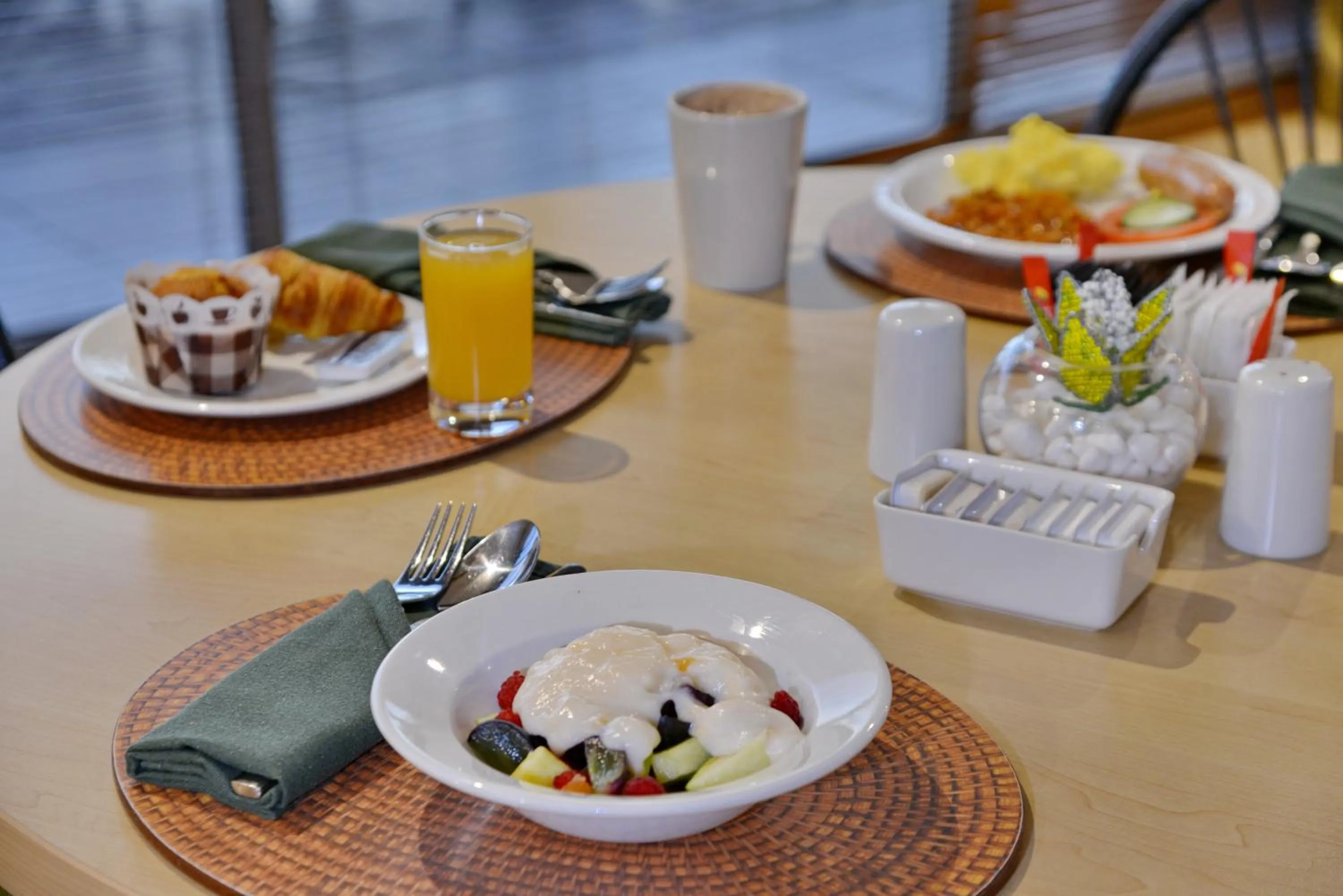 Breakfast in Road Lodge Southgate