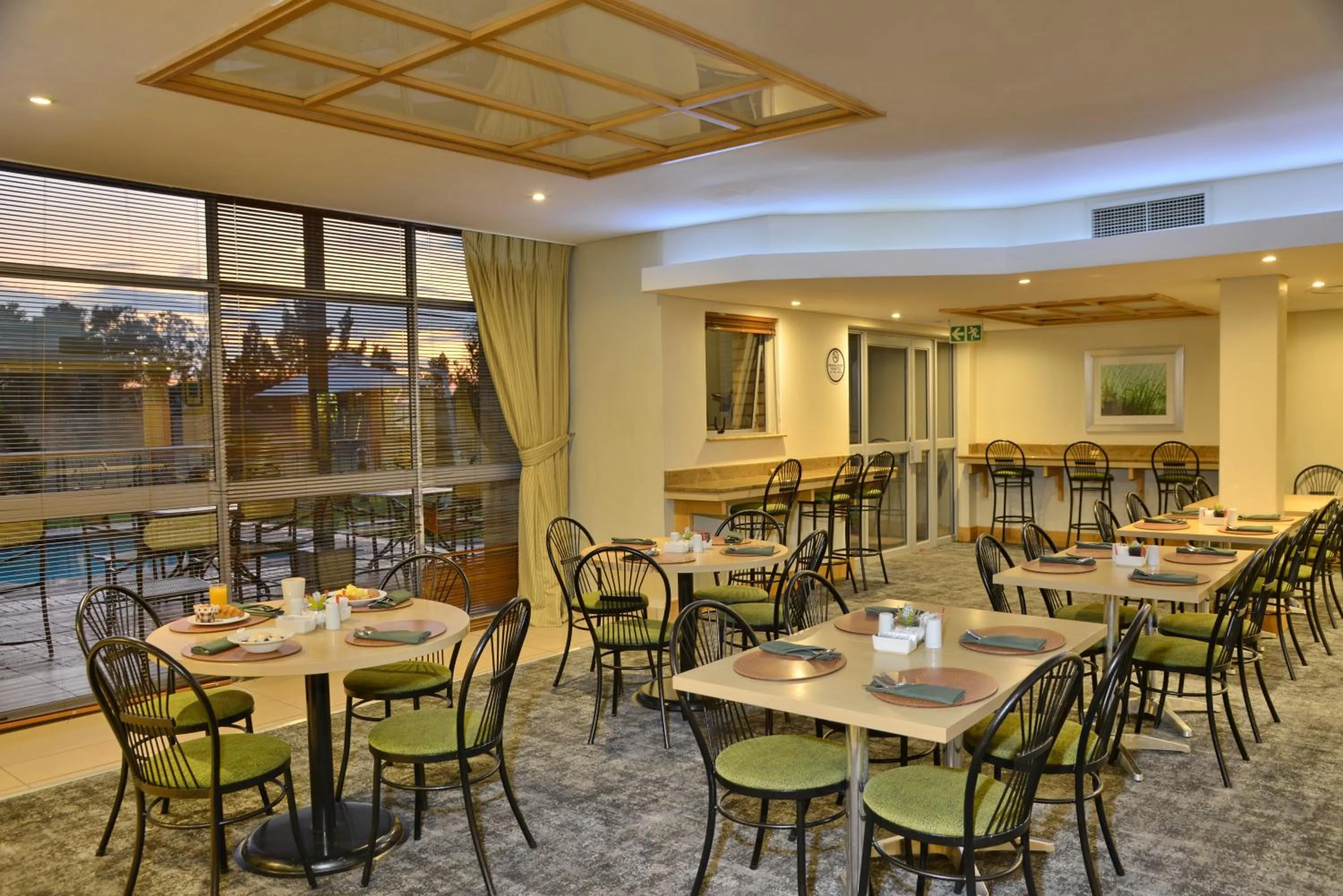 Restaurant/places to eat in Road Lodge Southgate