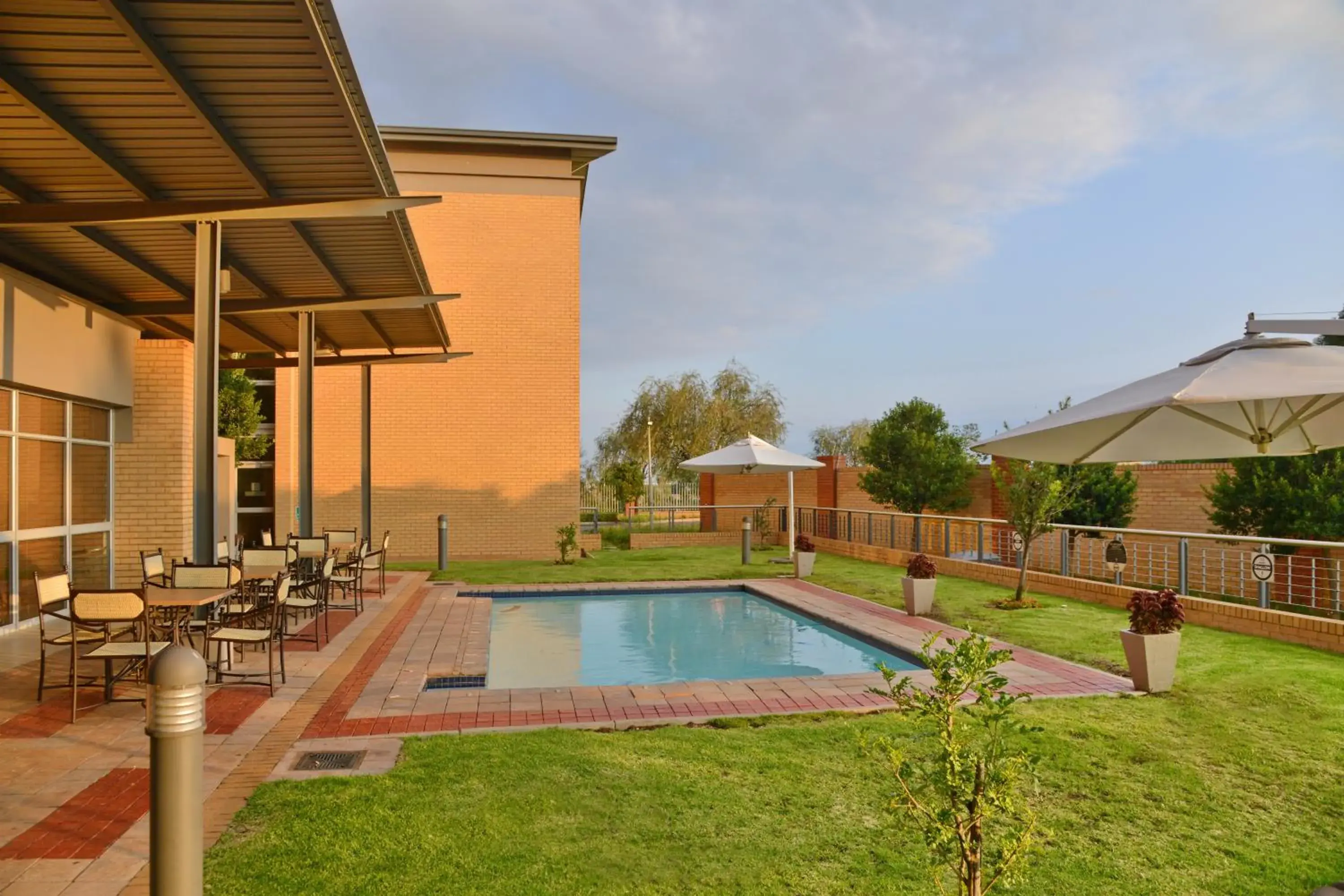 Property building in Road Lodge Southgate Property building in Road Lodge Southgate