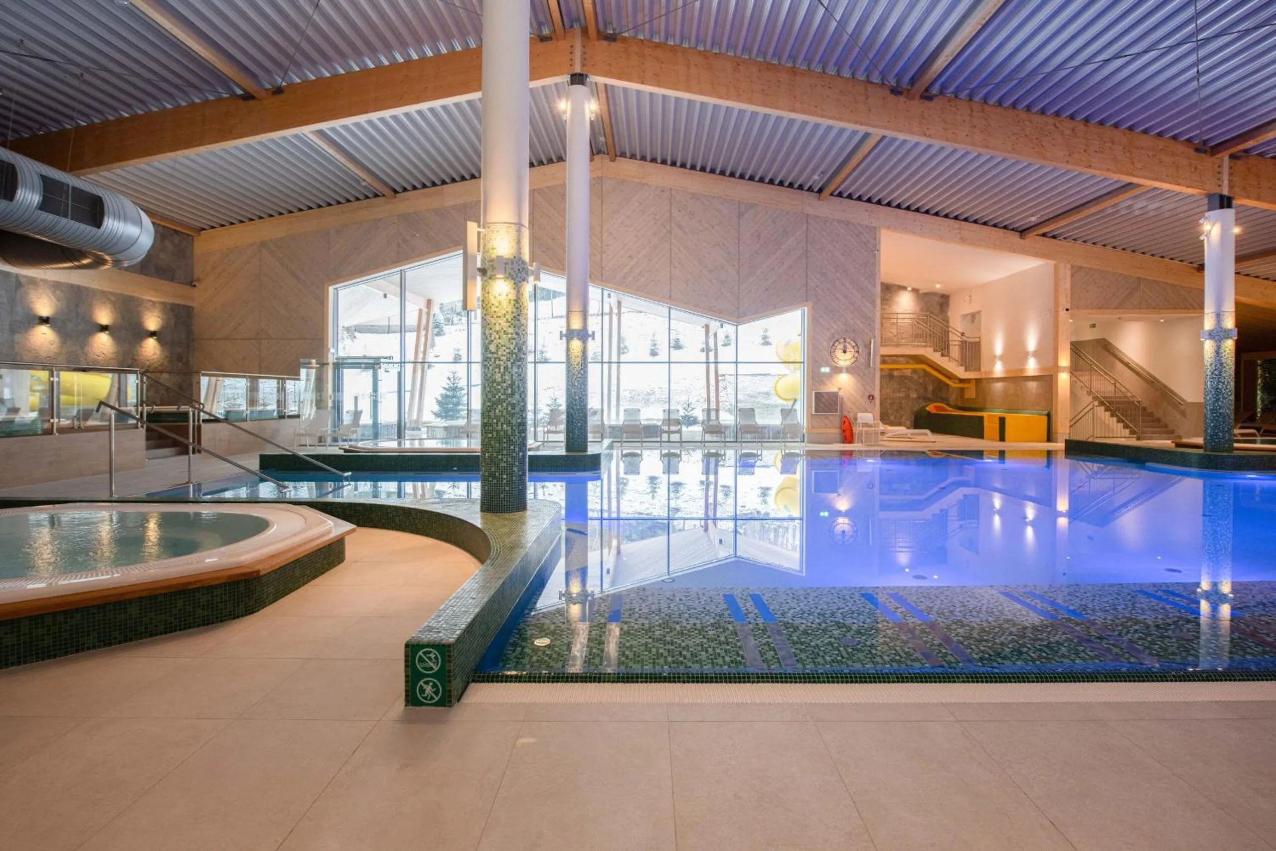 Swimming pool in Aries Hotel & SPA Szczyrk