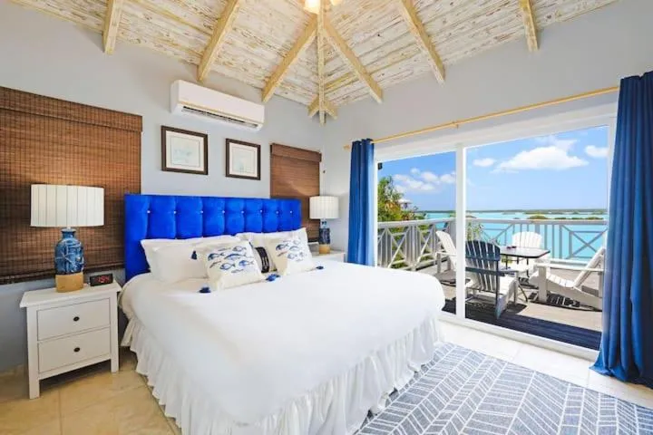 Bed in Neptune Villas