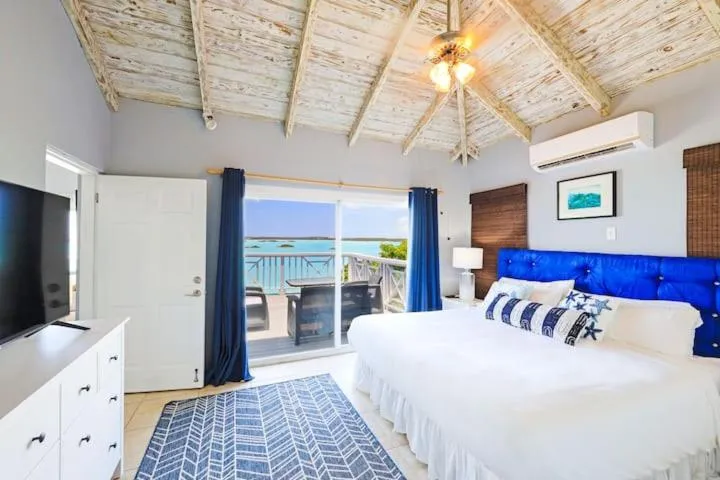Bed in Neptune Villas