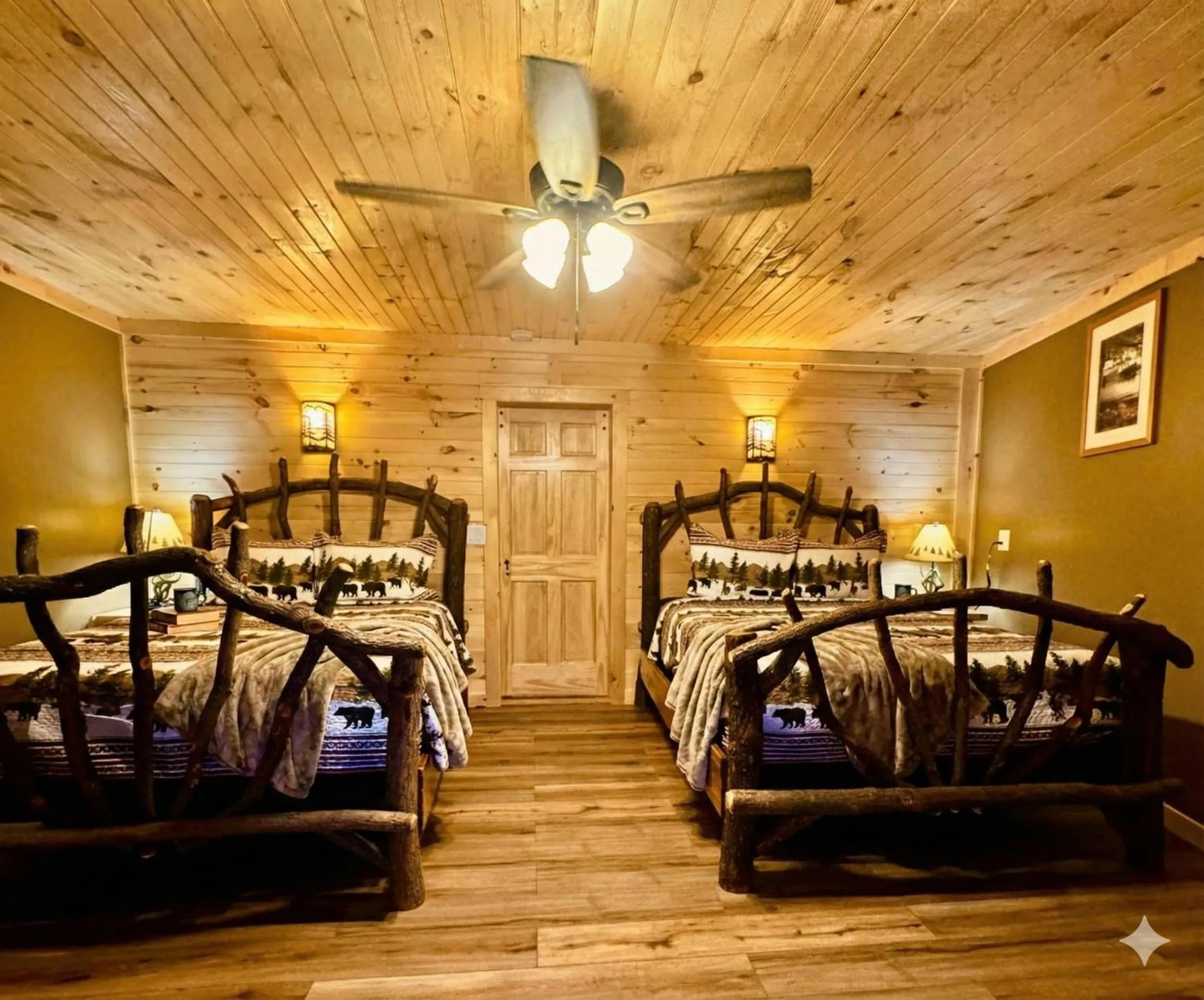 Bed in Lake Haven Motel