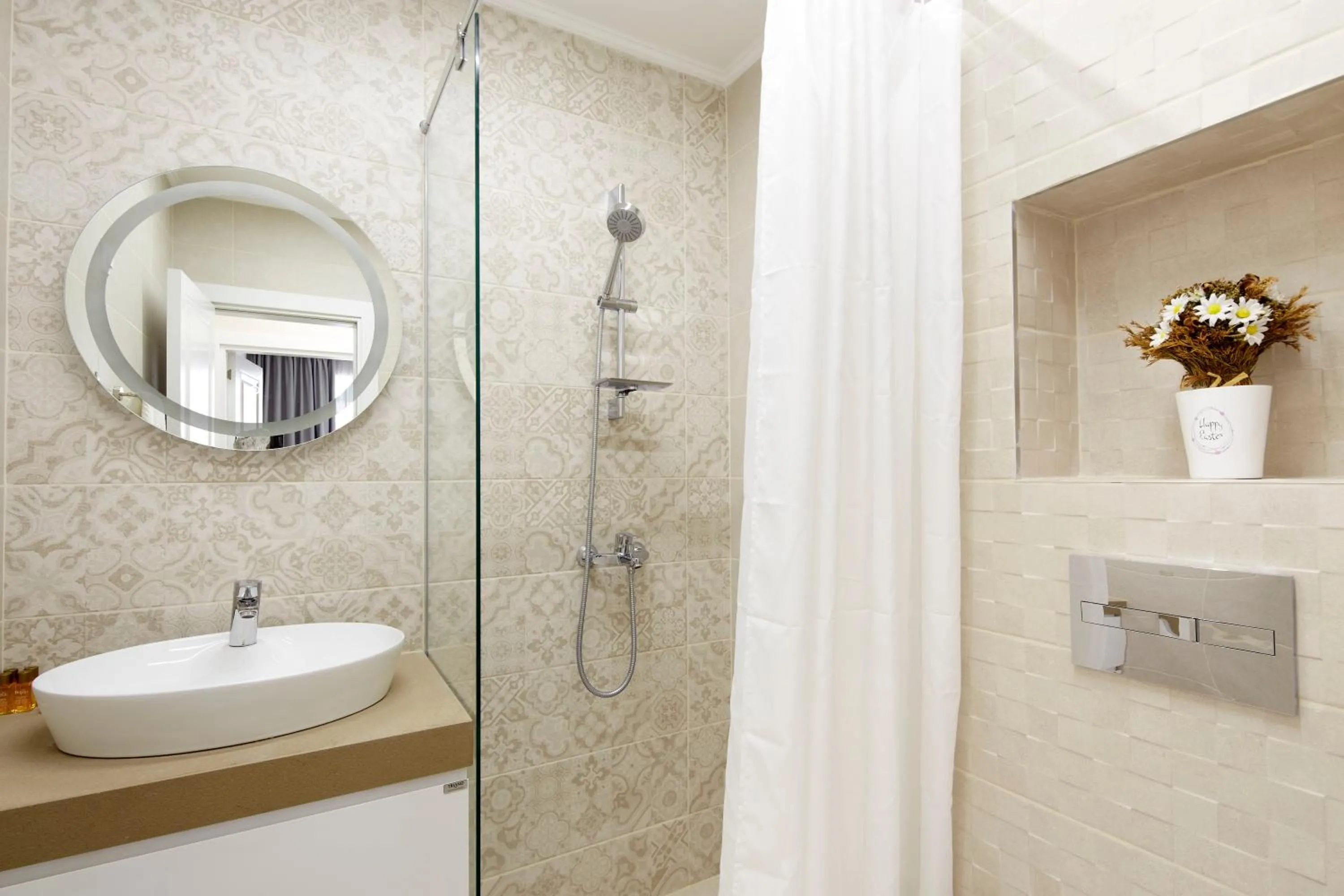 Shower in Bellicity Apart Complex