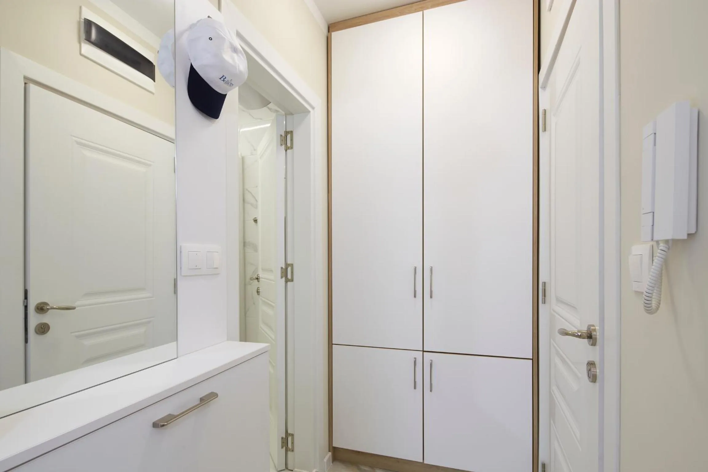 wardrobe in Bellicity Apart Complex